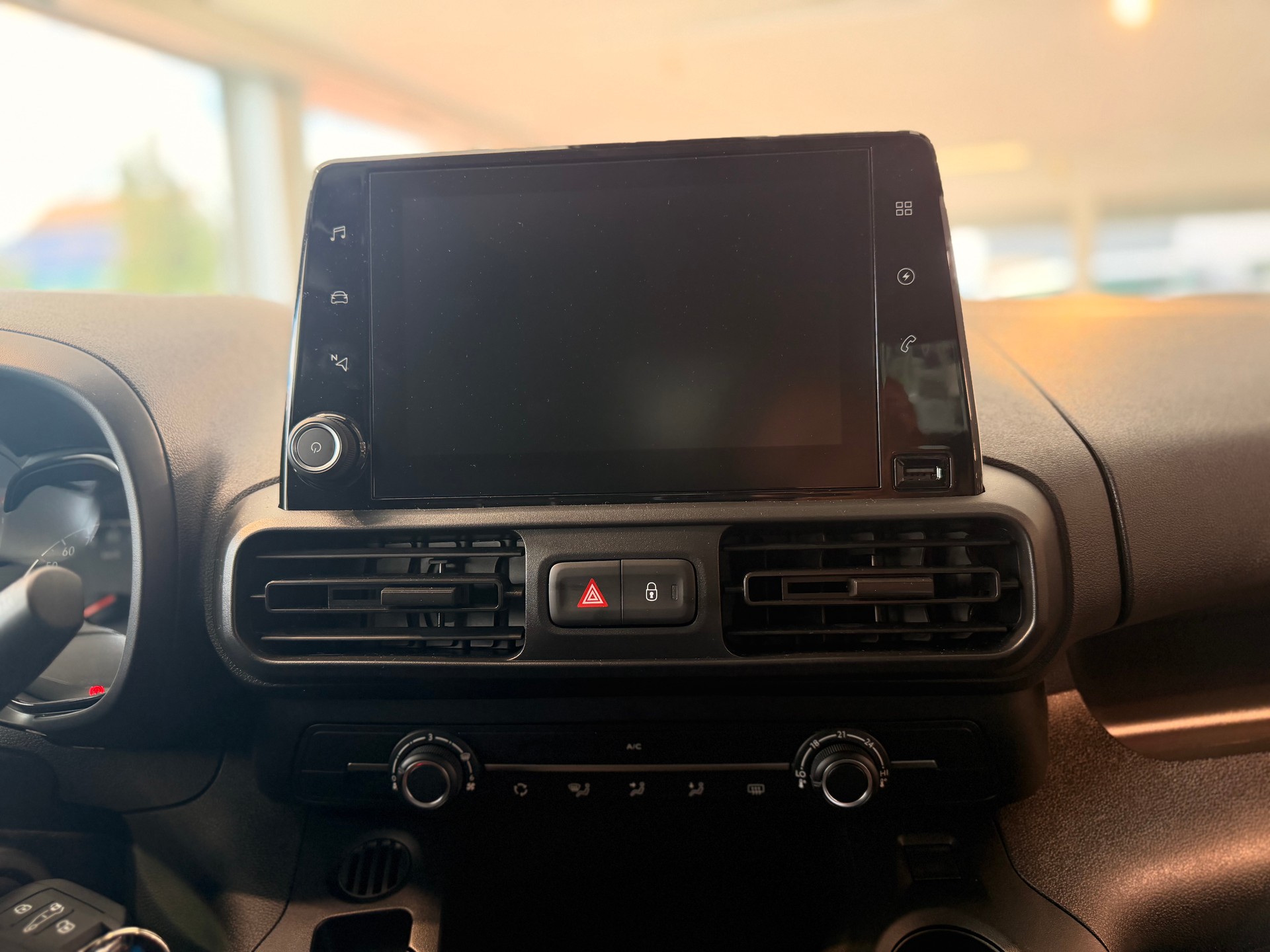 OPEL Combo-e Cargo Blitz-image-18
