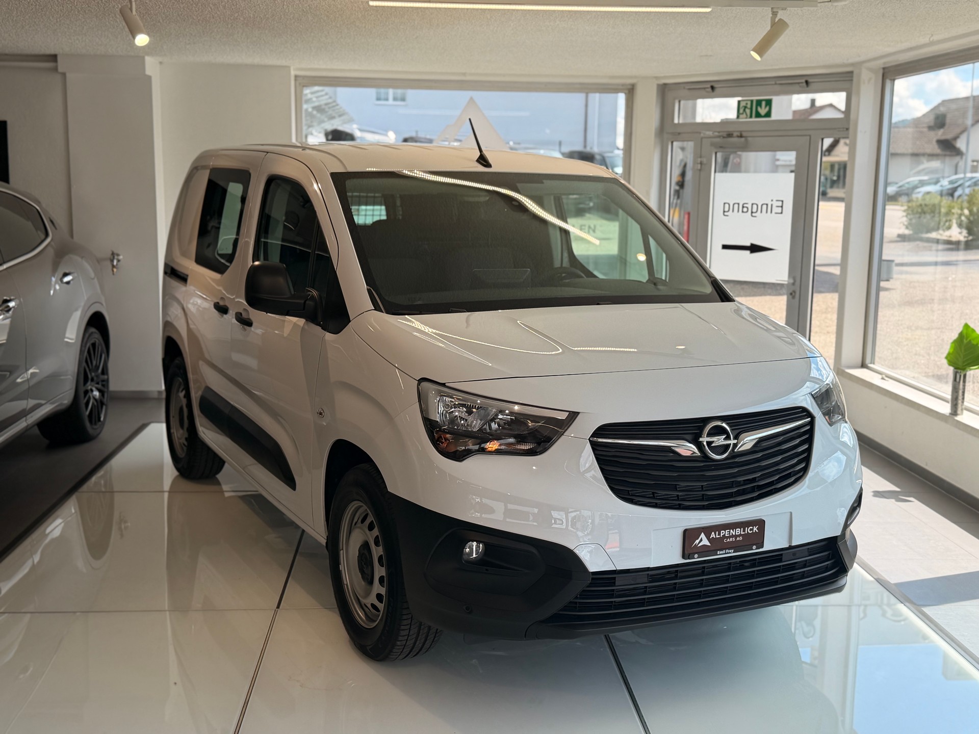 OPEL Combo-e Cargo Blitz-image-1
