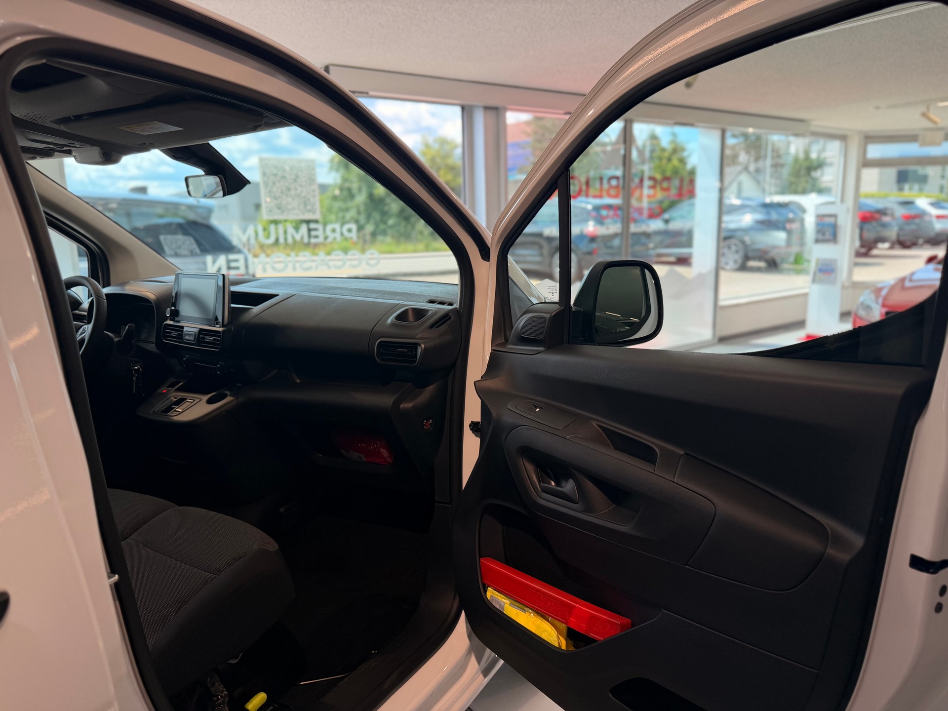 OPEL Combo-e Cargo Blitz-image-13