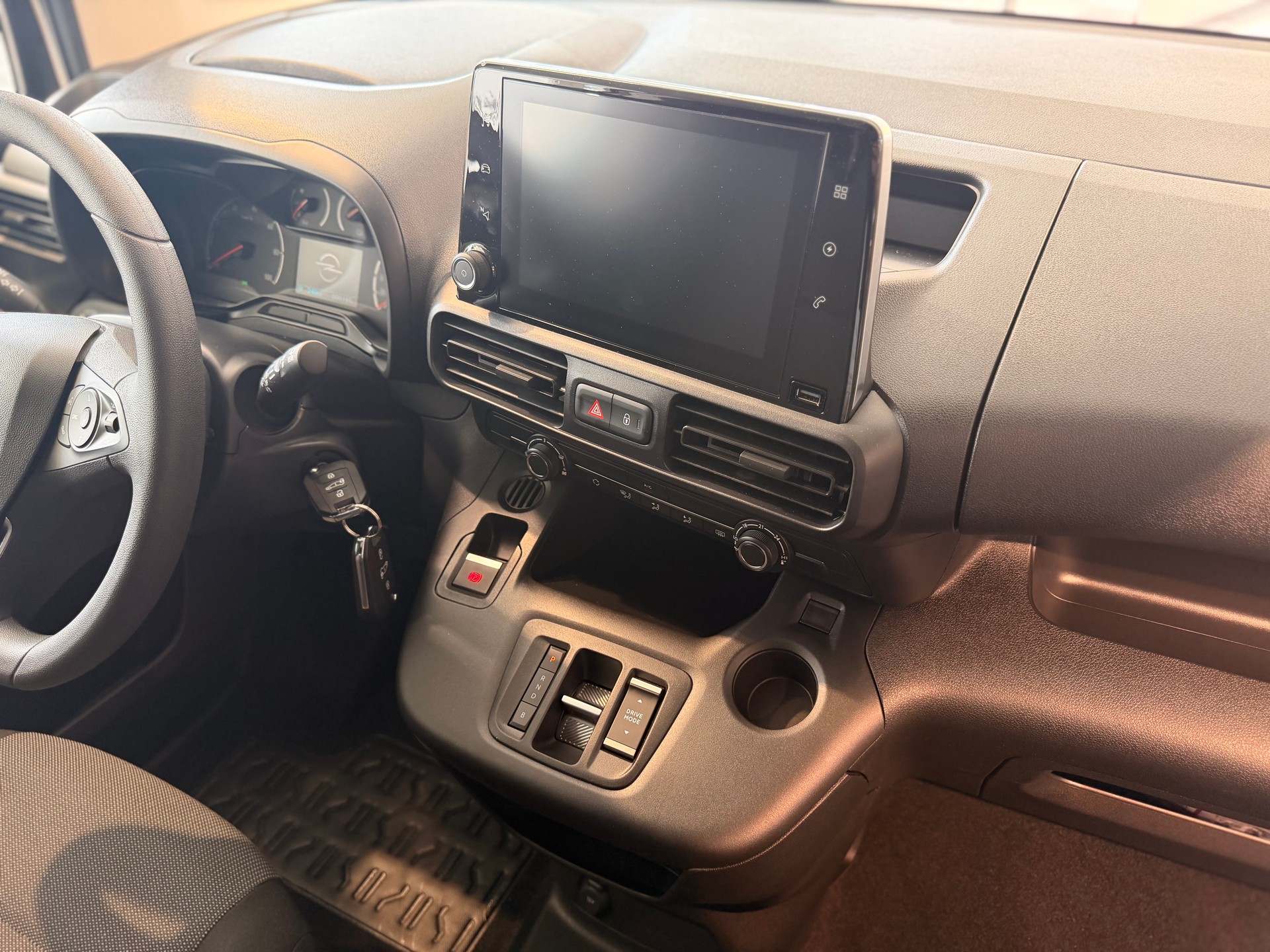 OPEL Combo-e Cargo Blitz-image-16