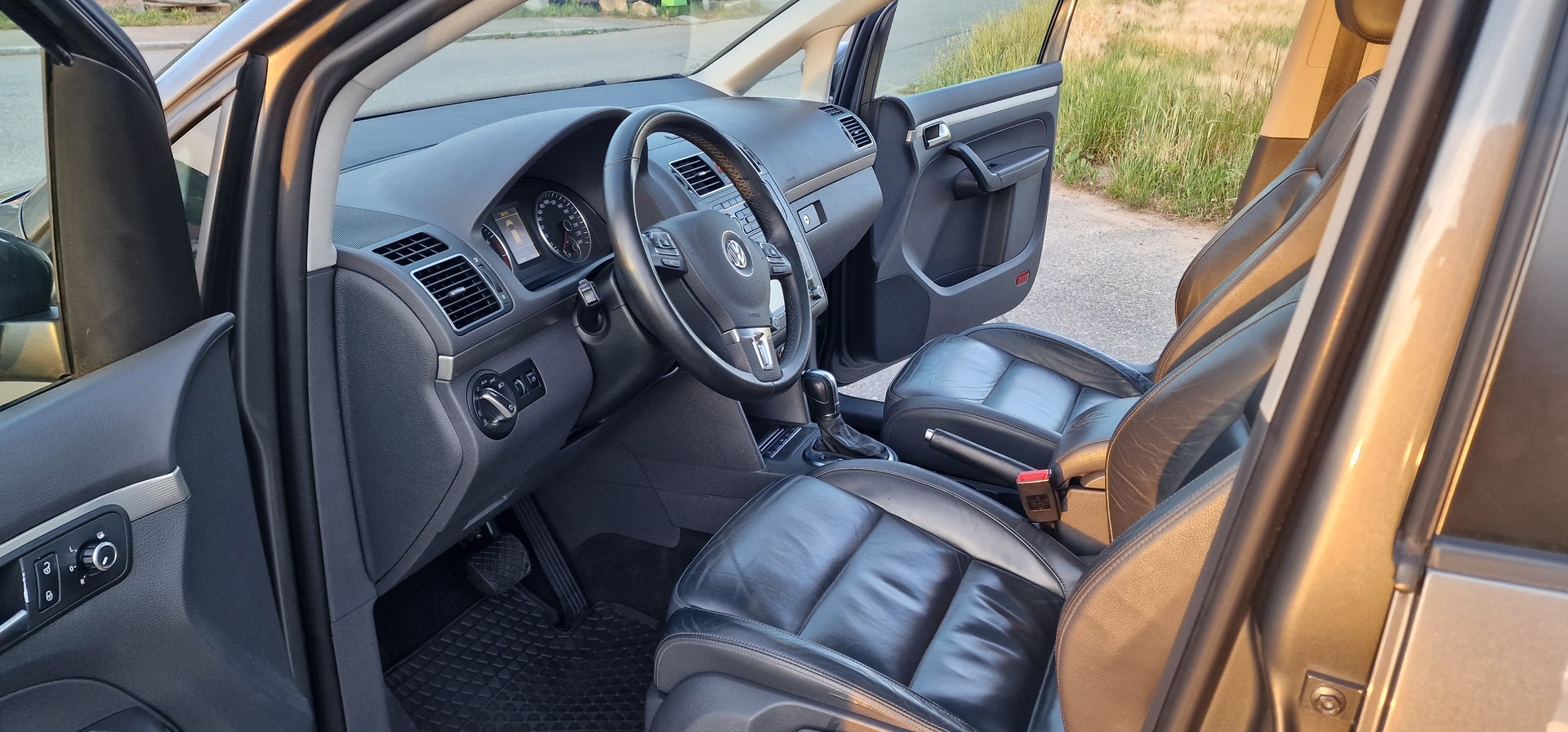 VW 1.4 TSI 140 Highline DSG-image-5