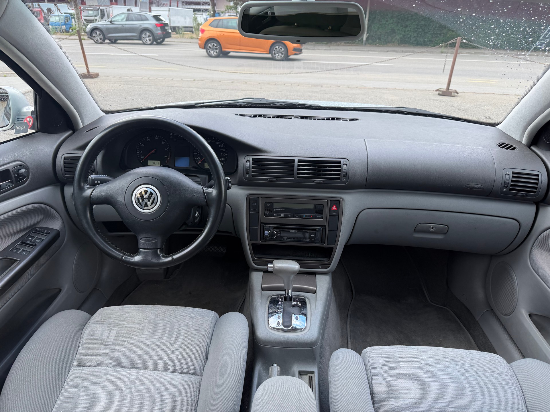 VW Passat 1.8 T Highline-image-9