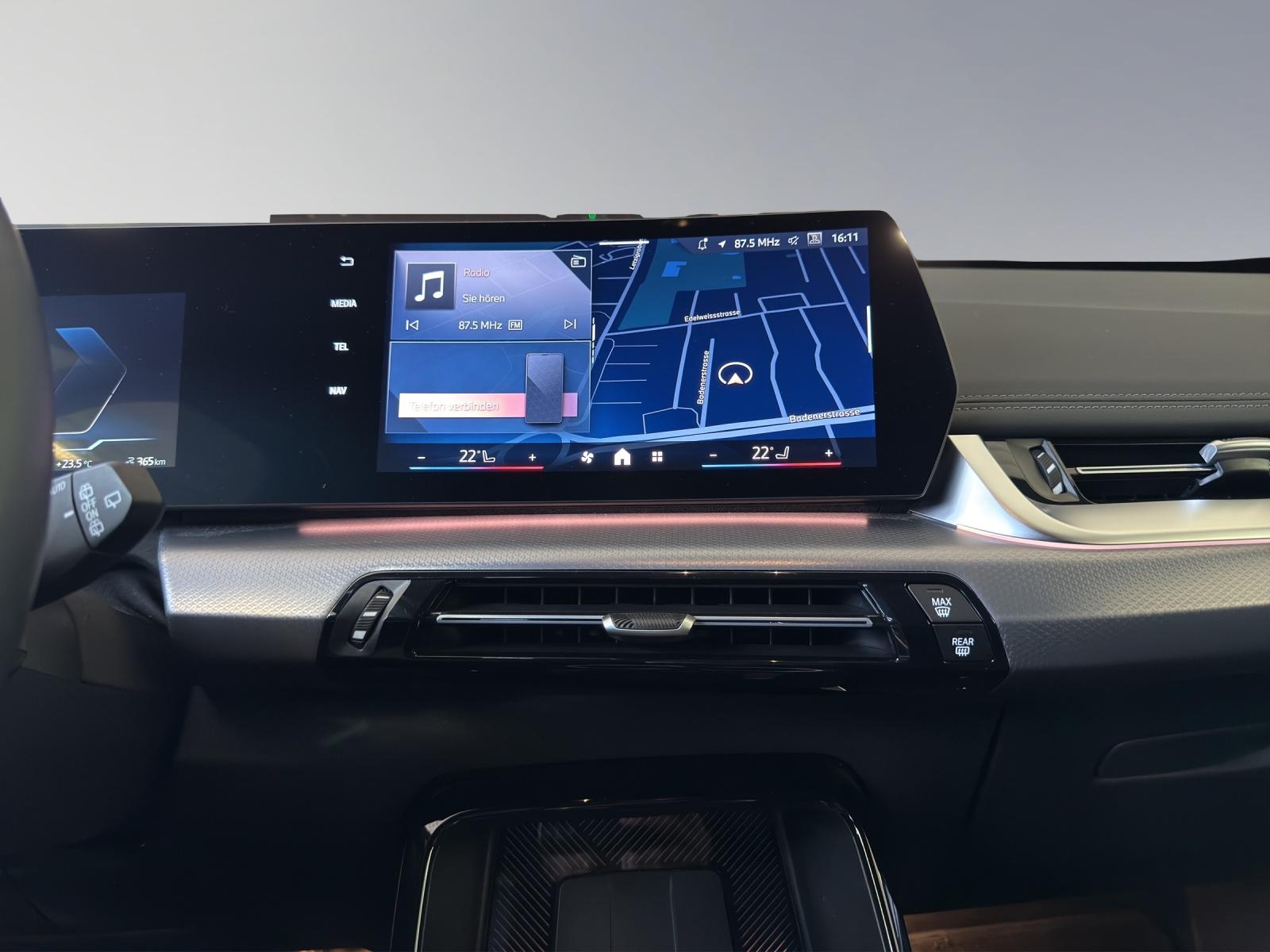 BMW iX1 30 xDrive-image-15