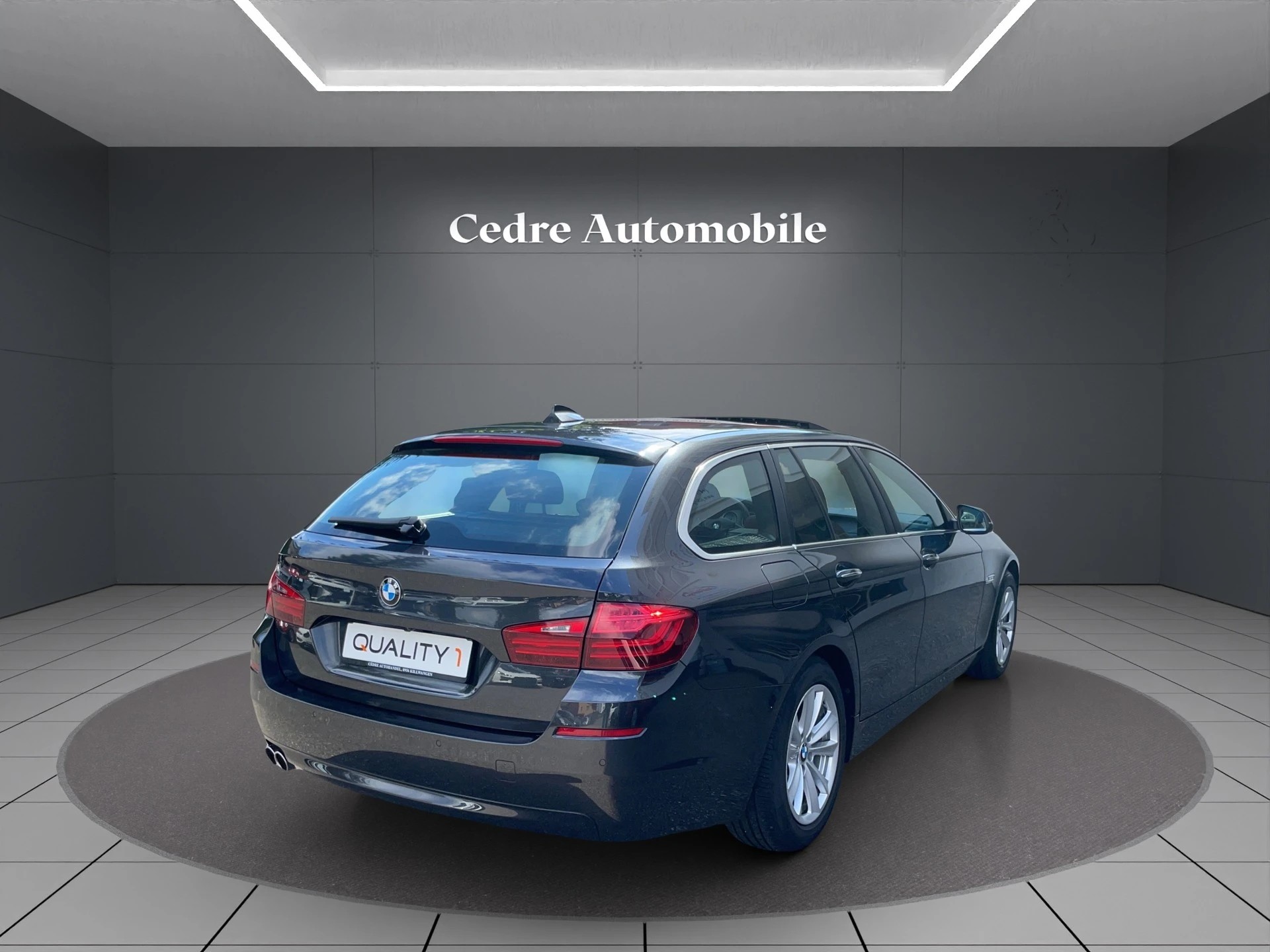 BMW 530d Touring xDrive Steptronic-image-2