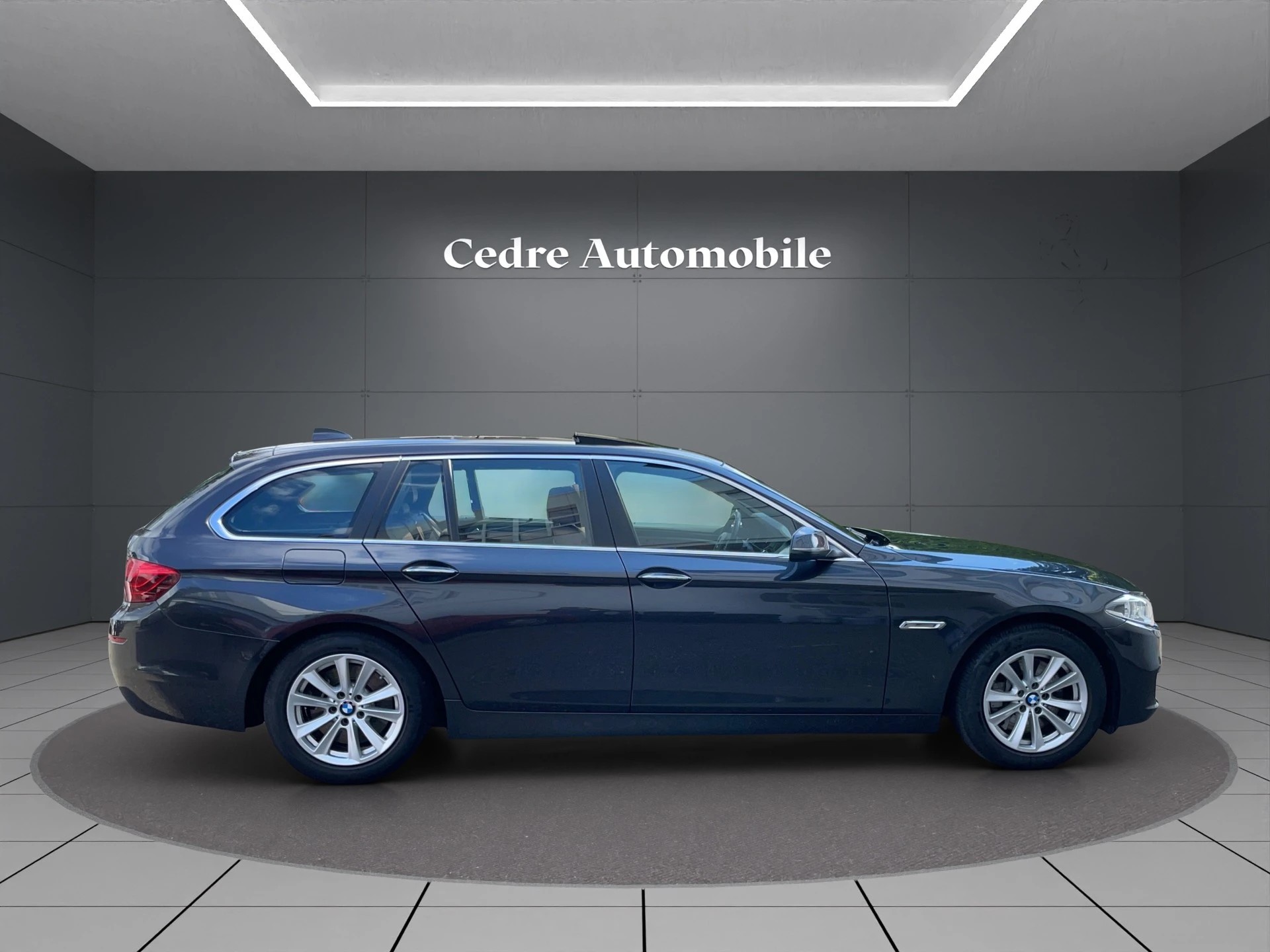 BMW 530d Touring xDrive Steptronic-image-4