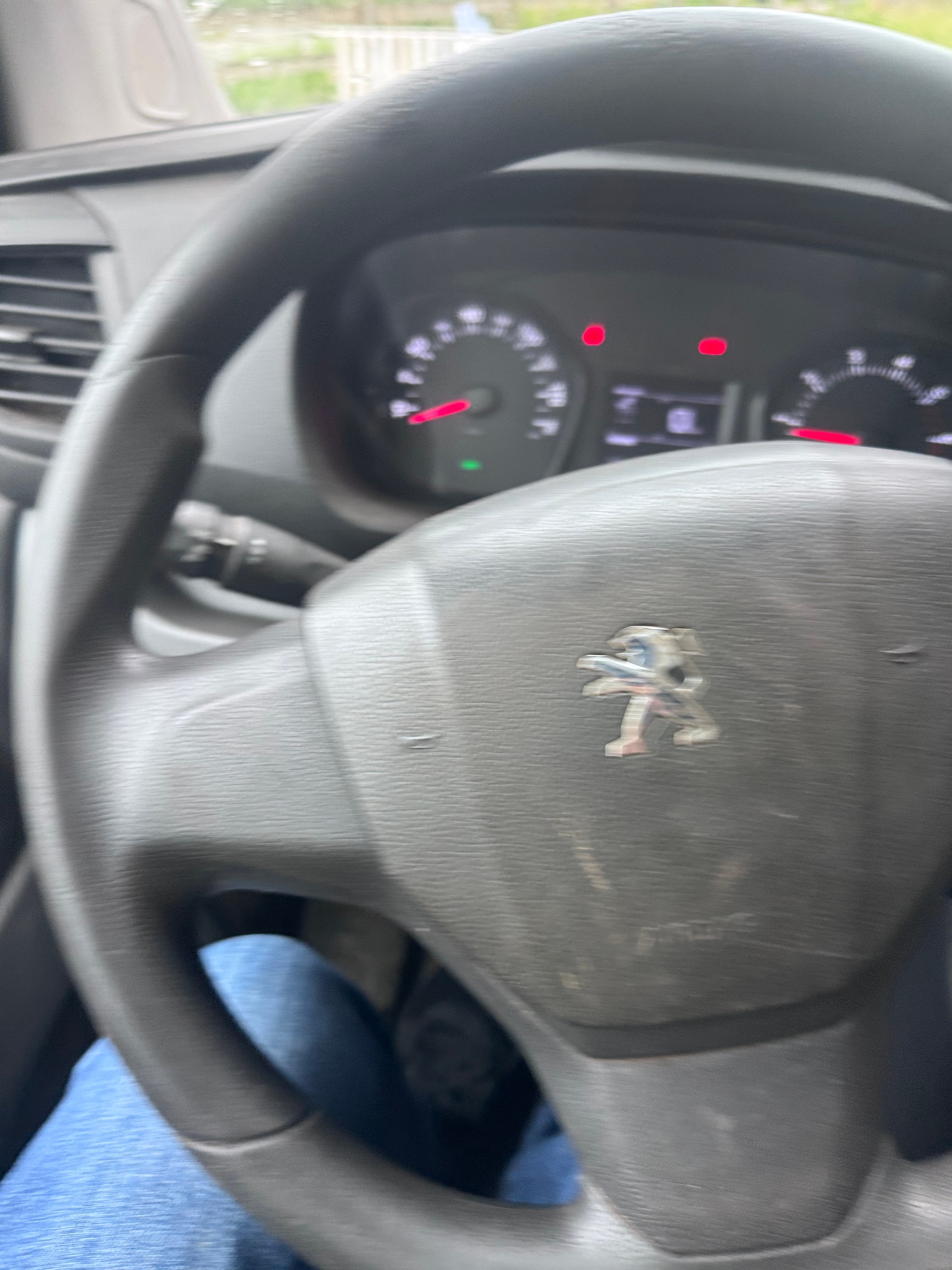 PEUGEOT Expert 2.0 BlueHDi 120 Active Compact-image-10