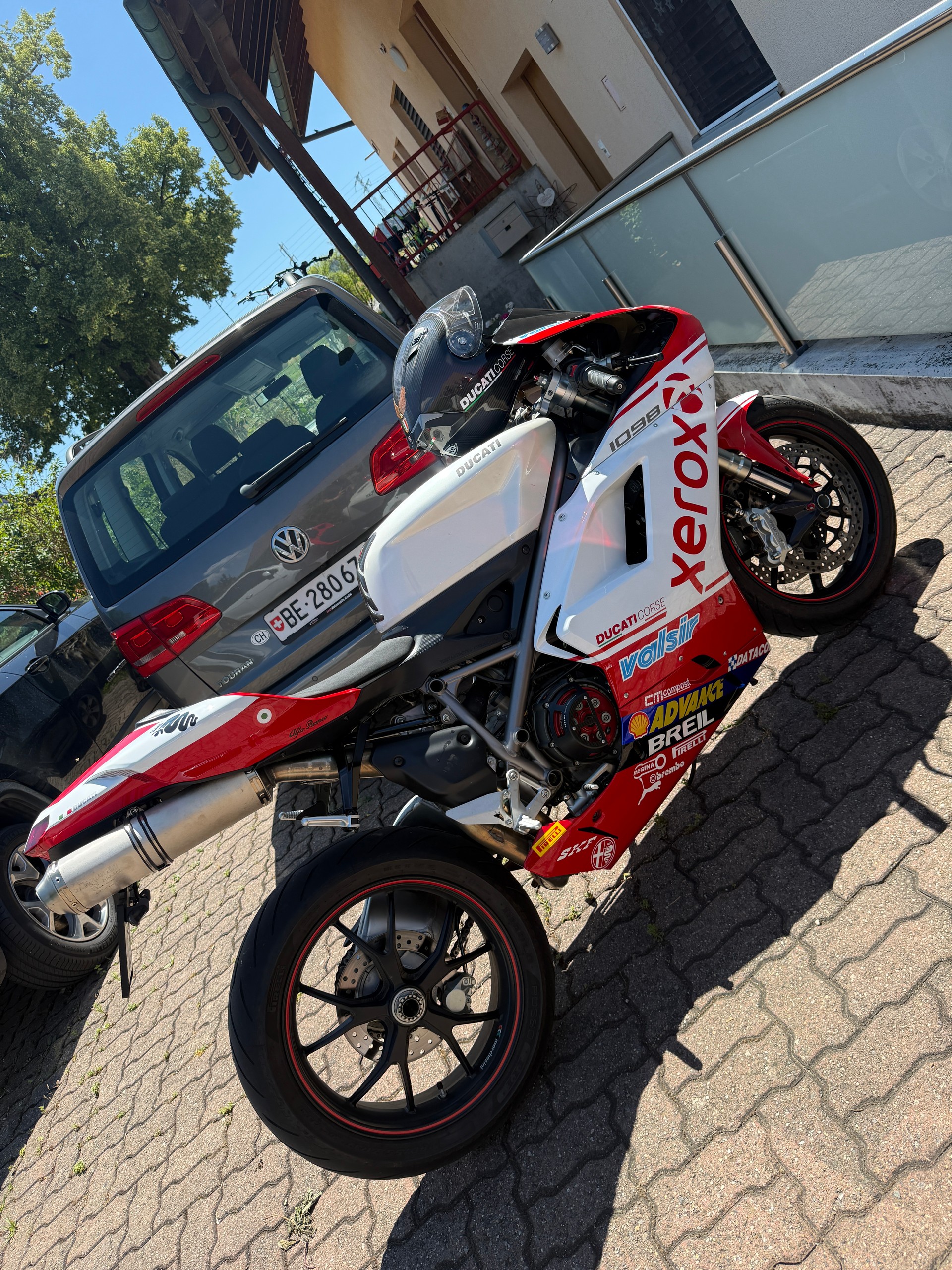 DUCATI 848