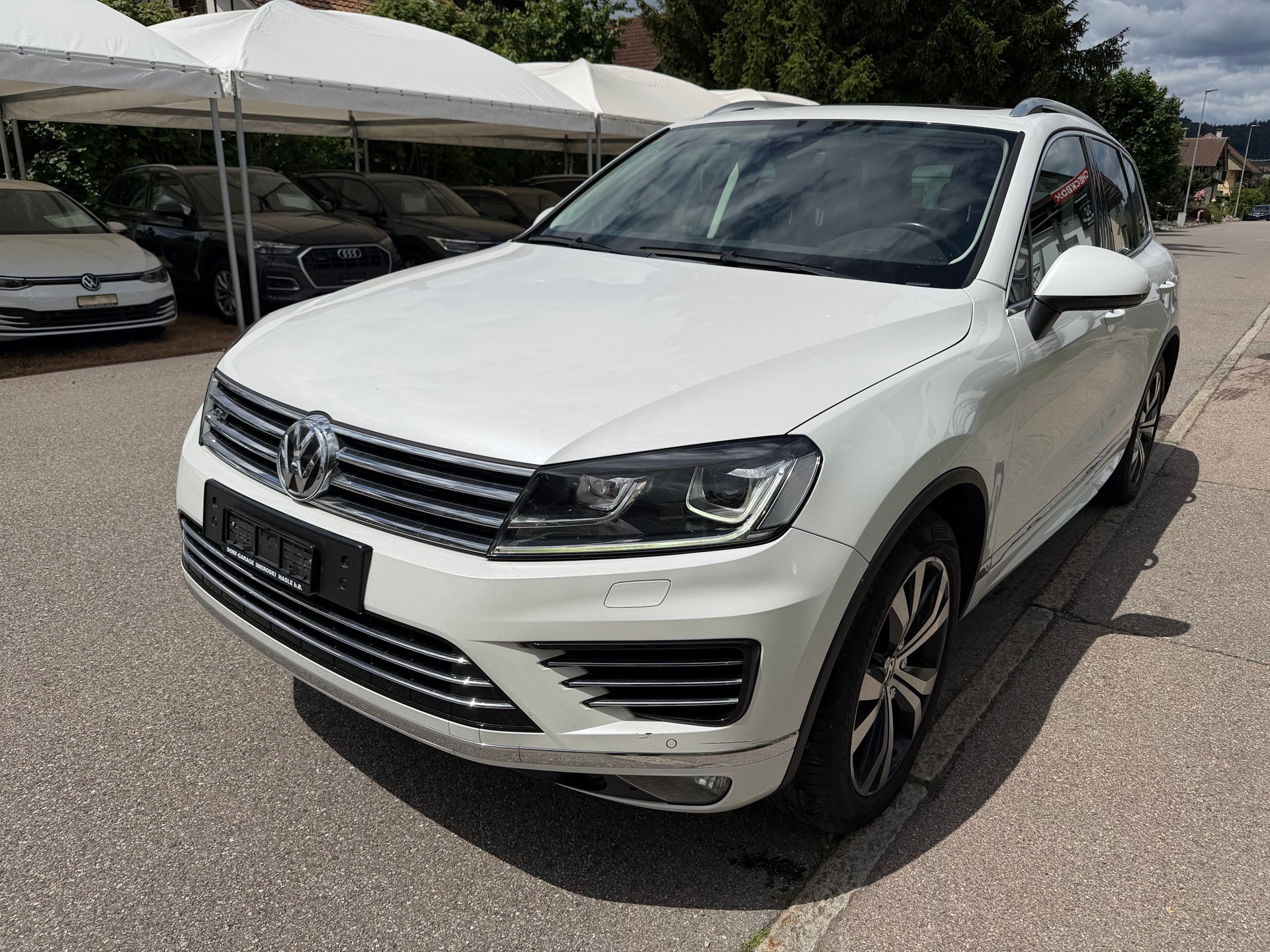 VW Touareg 3.0 TDI BlueMotion Technology Tiptronic-image-0