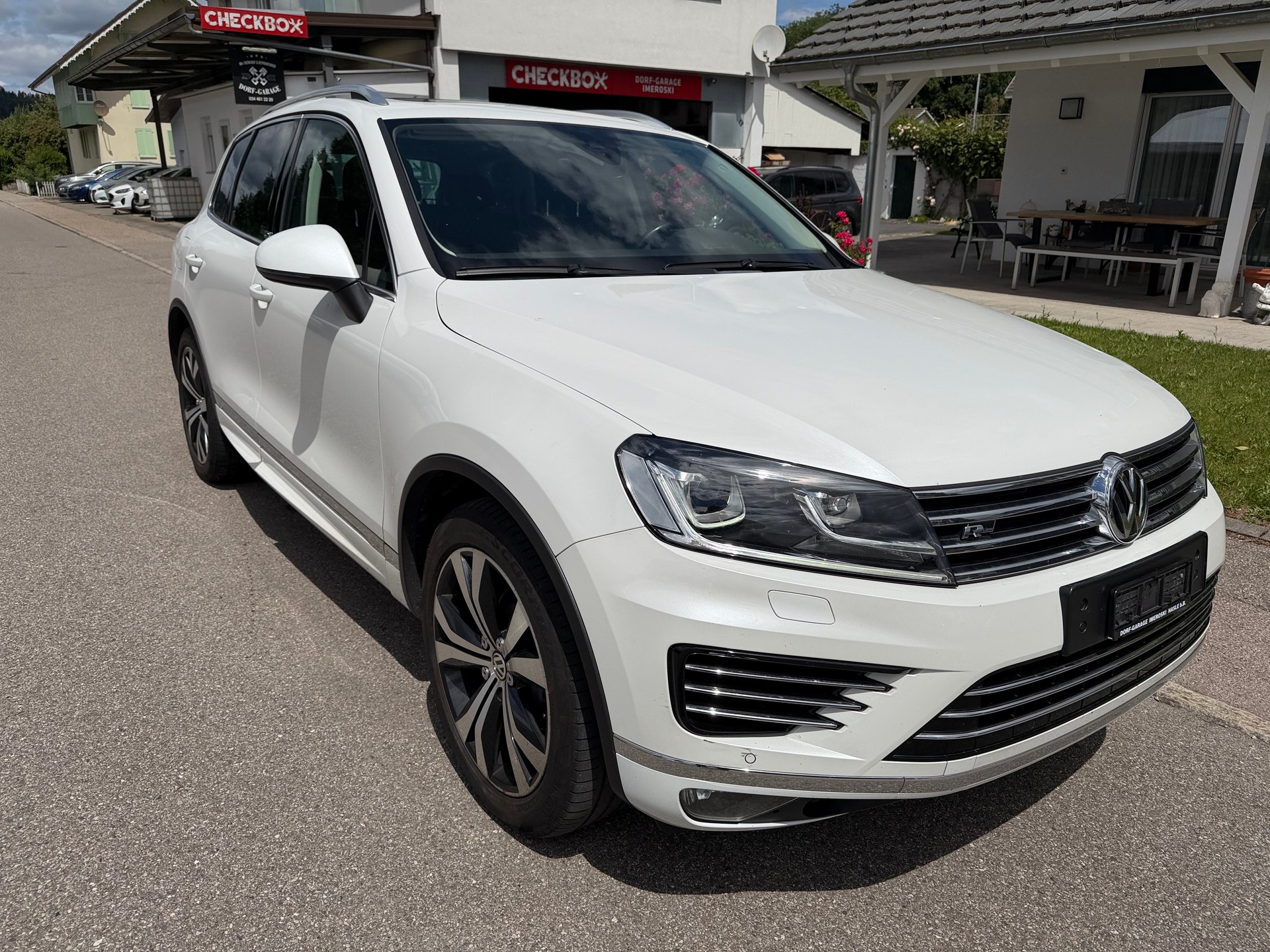 VW Touareg 3.0 TDI BlueMotion Technology Tiptronic-image-1