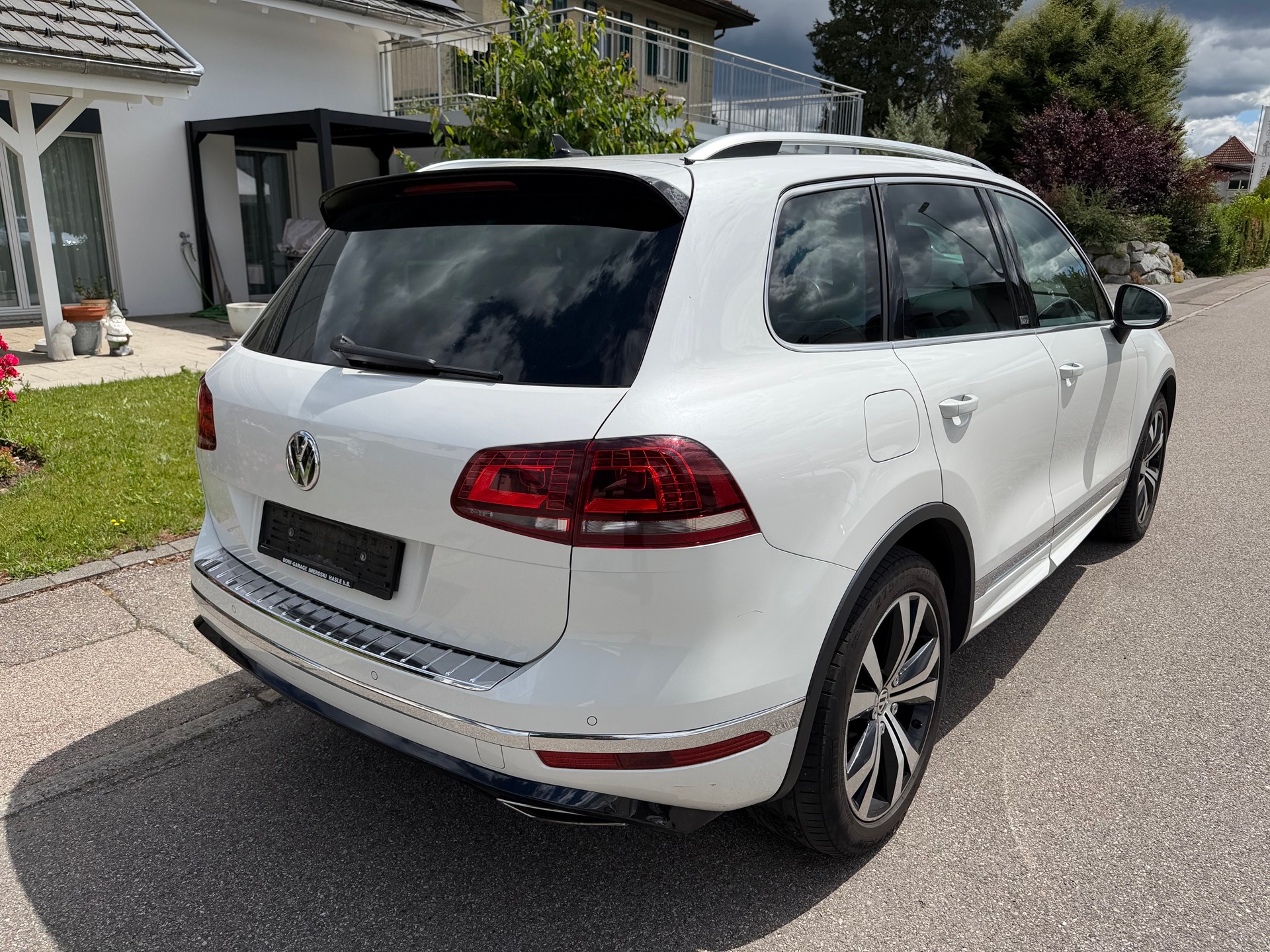 VW Touareg 3.0 TDI BlueMotion Technology Tiptronic-image-5