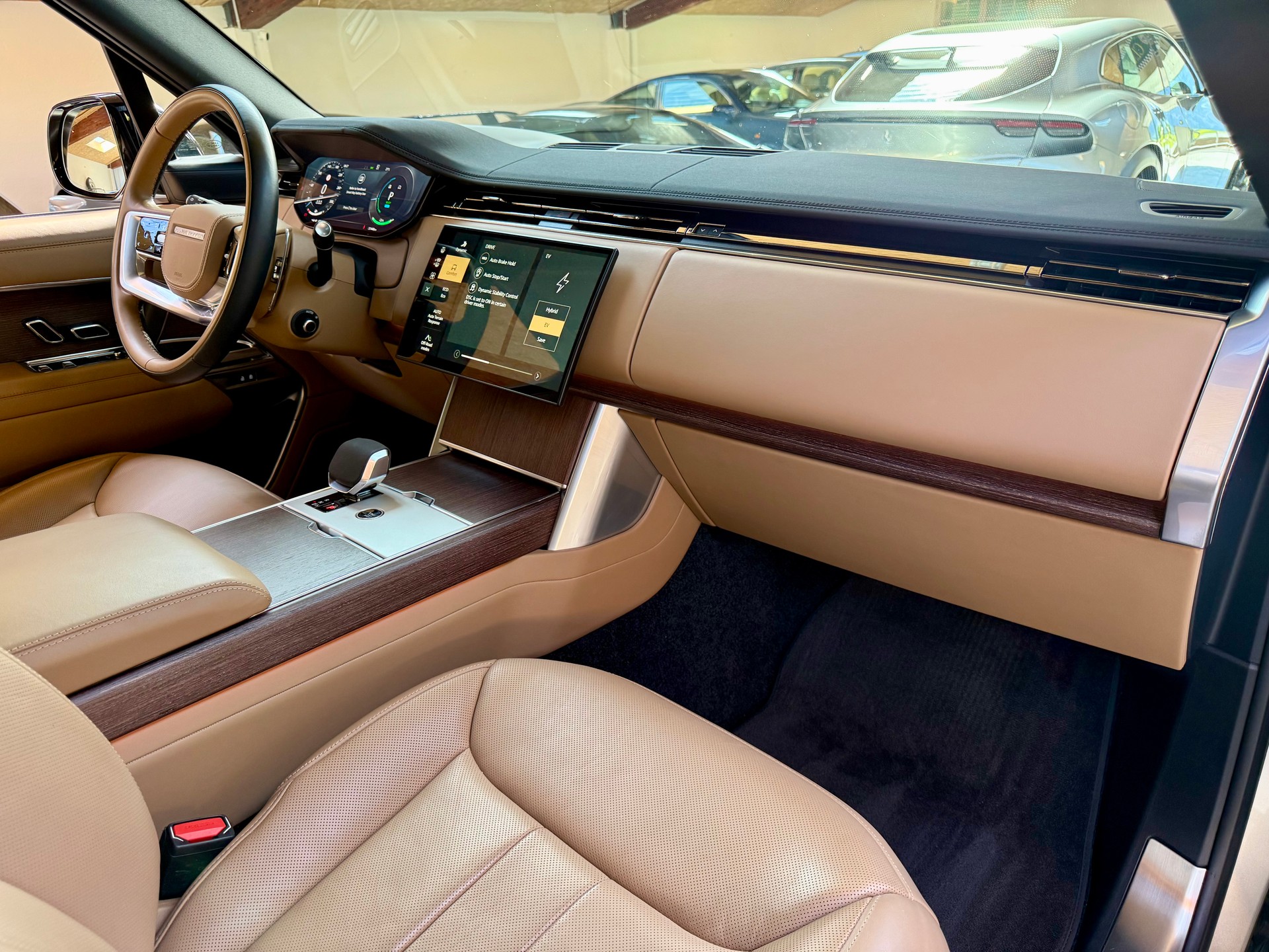 LAND ROVER Range Rover PHEV P550e HSE-image-11