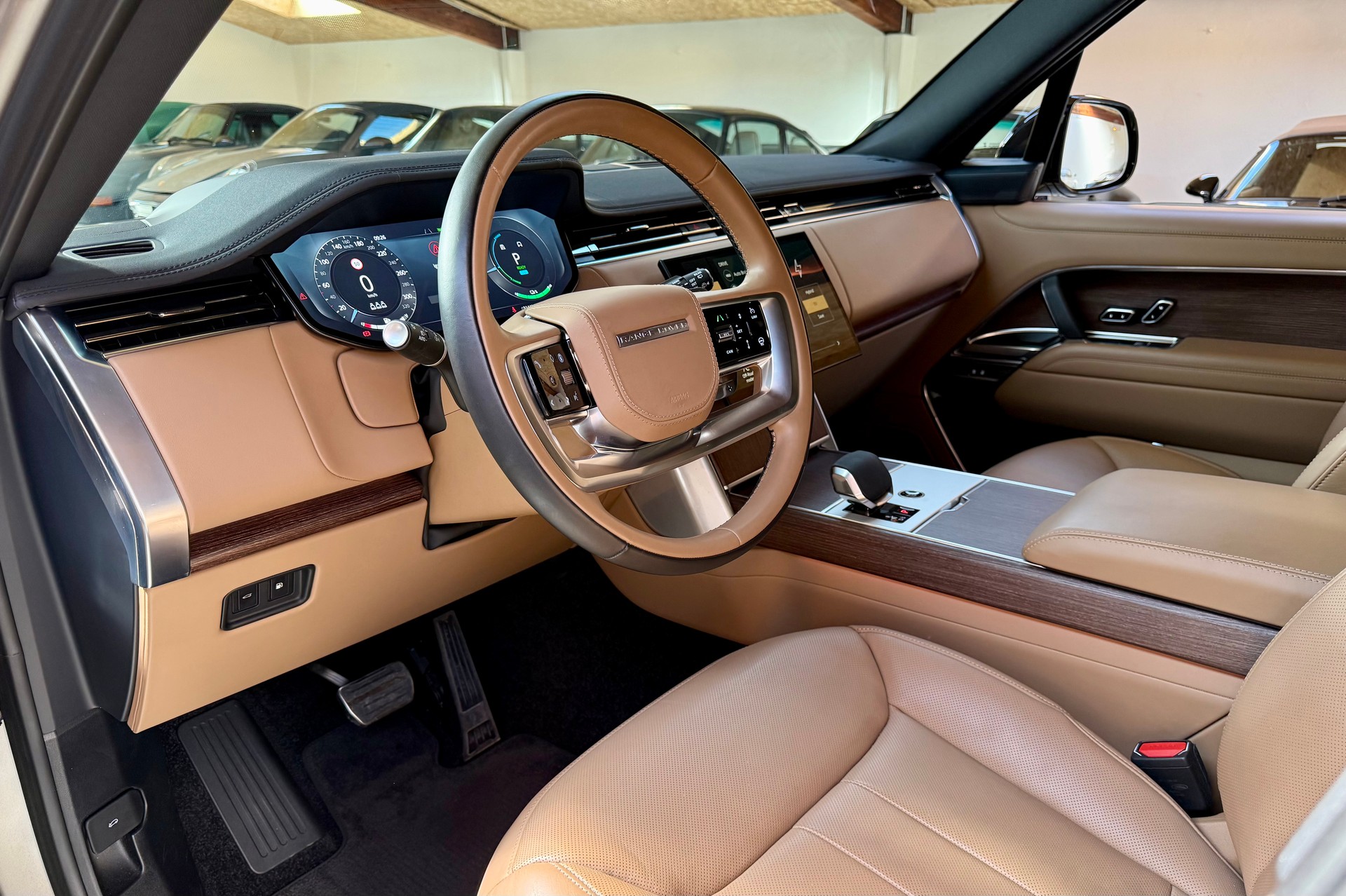 LAND ROVER Range Rover PHEV P550e HSE-image-8