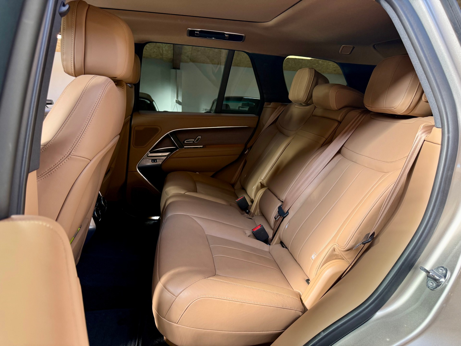 LAND ROVER Range Rover PHEV P550e HSE-image-10