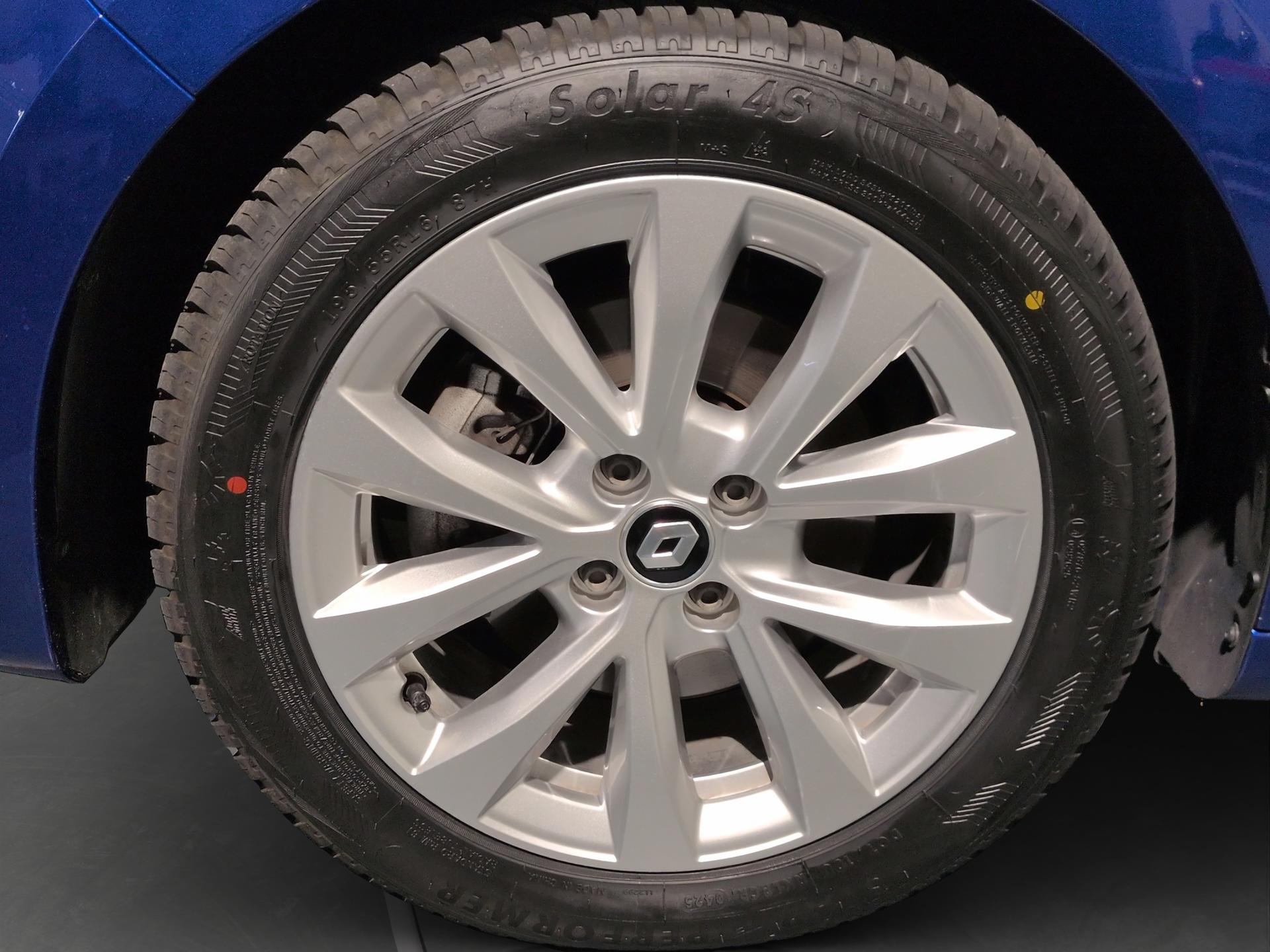 RENAULT Clio 1.6 E-Tech Intens-image-22