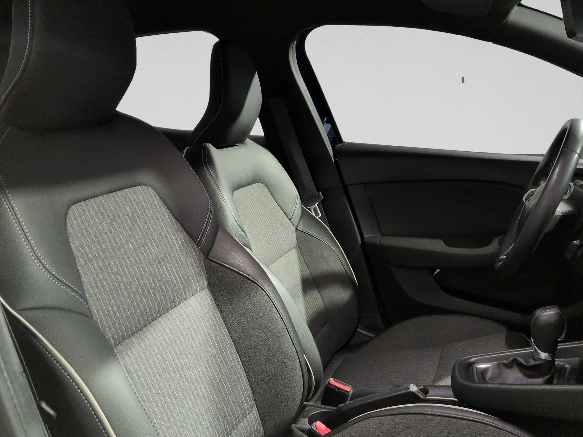 RENAULT Clio 1.6 E-Tech Intens-image-16