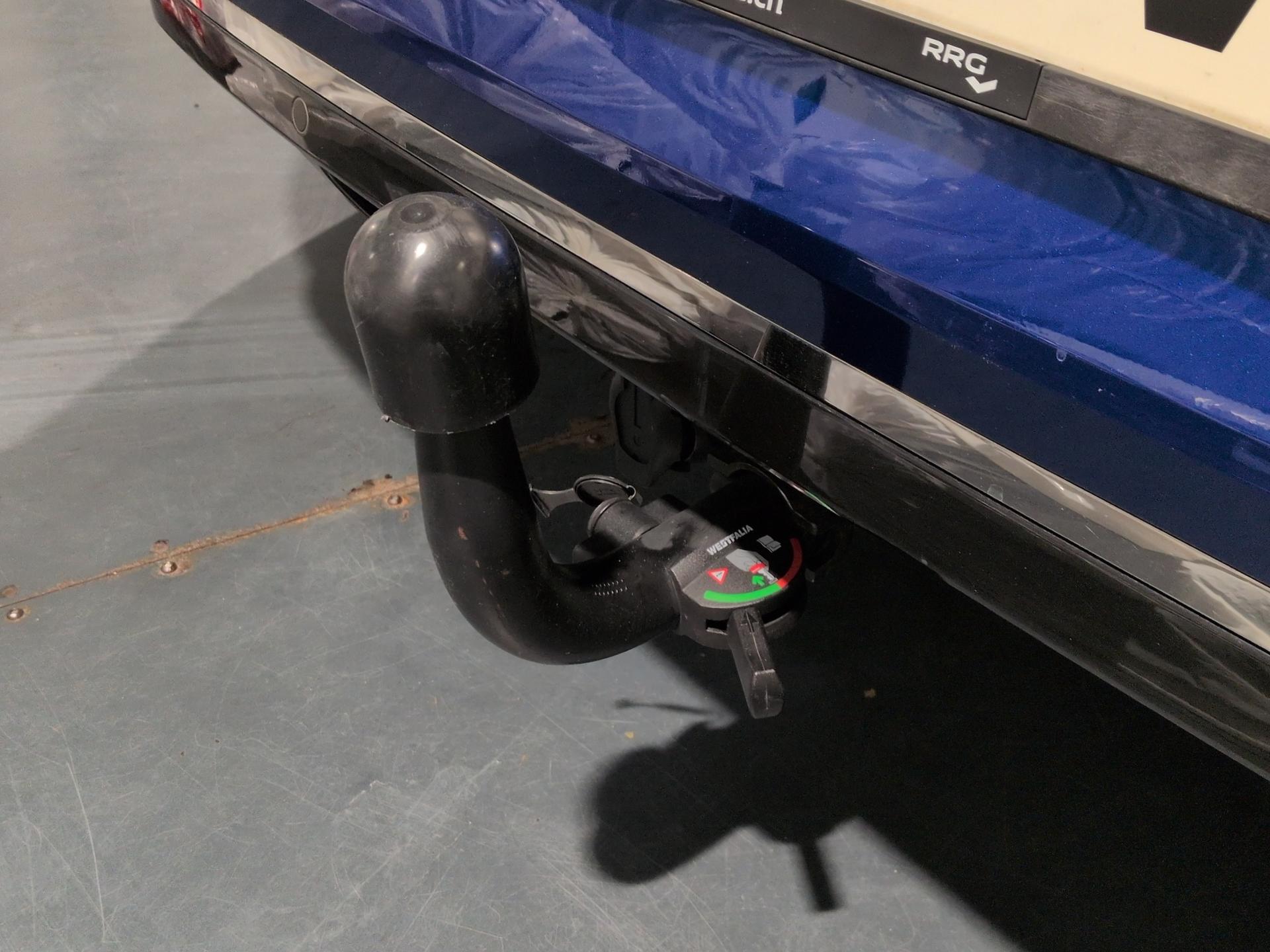RENAULT Clio 1.6 E-Tech Intens-image-18