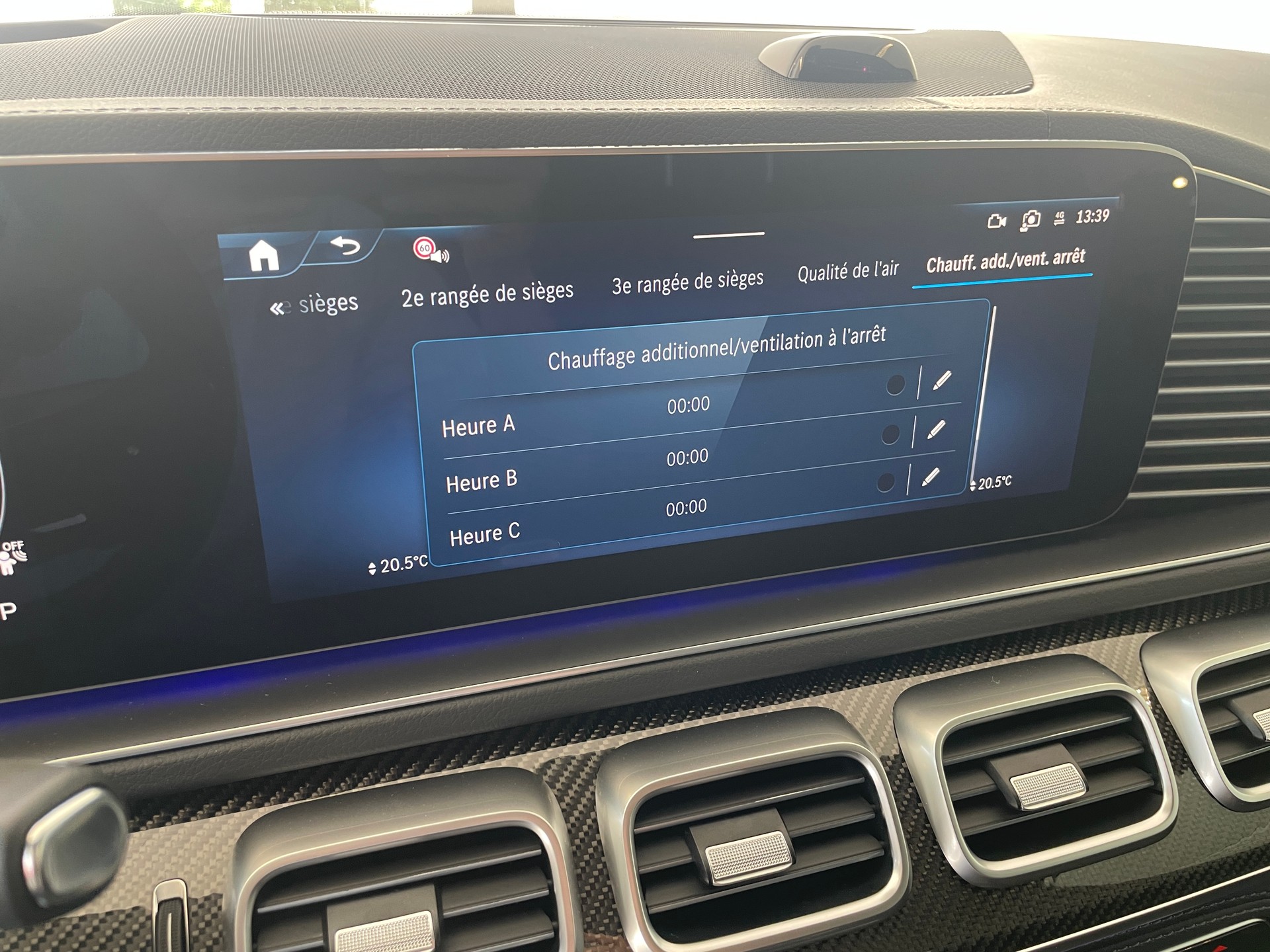 MERCEDES-BENZ GLS 450 d 4Matic 9G-Tronic AMG Line-image-24