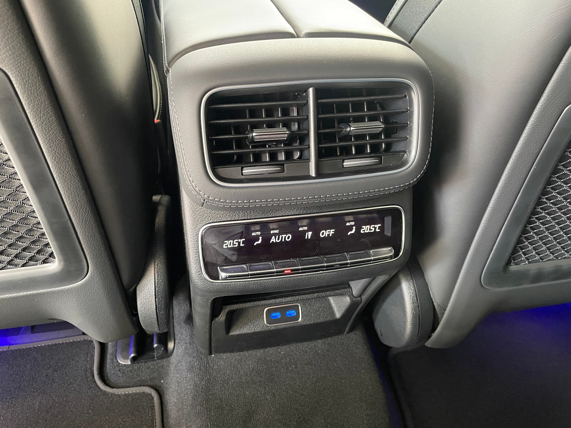 MERCEDES-BENZ GLS 450 d 4Matic 9G-Tronic AMG Line-image-14