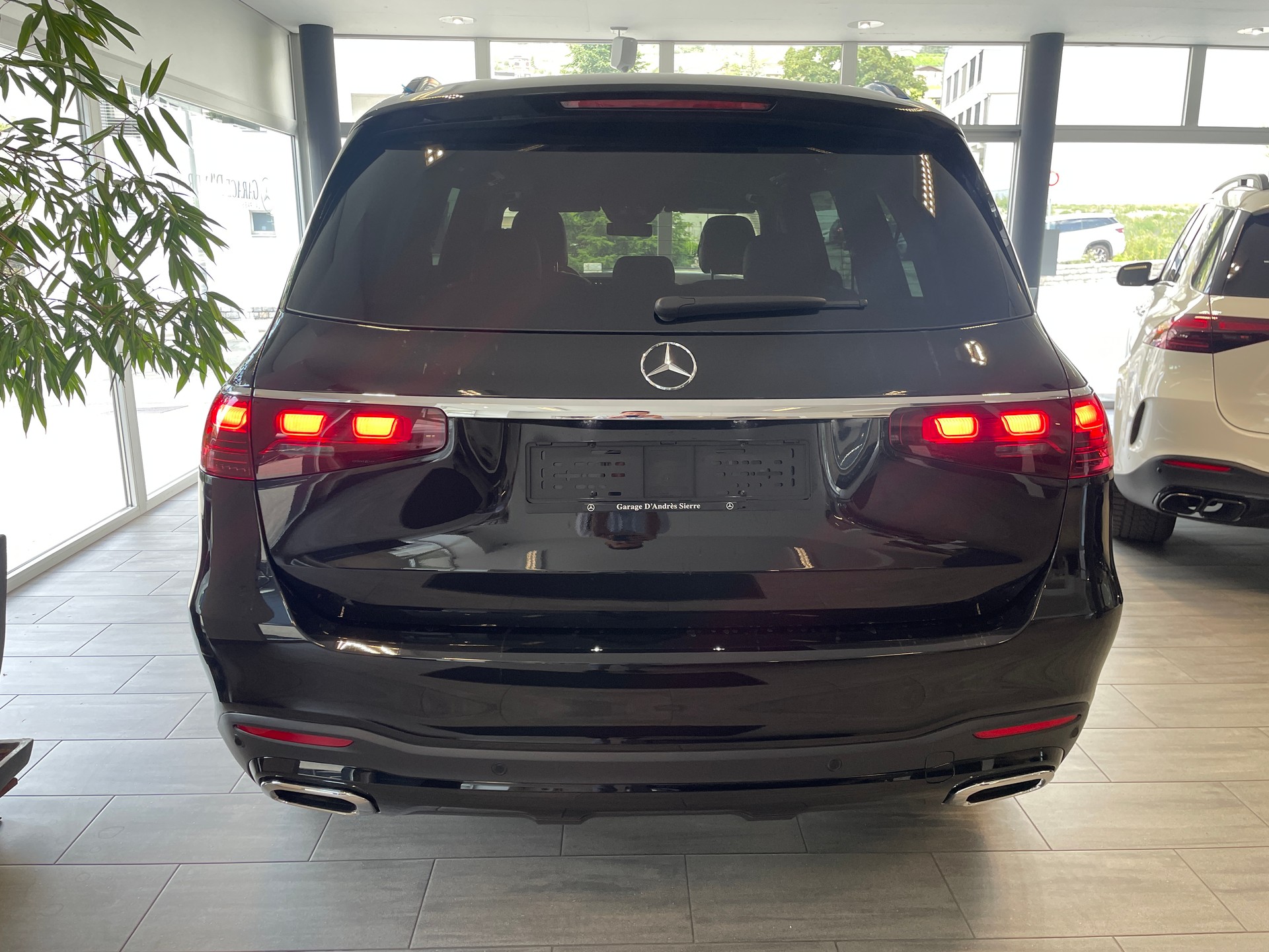 MERCEDES-BENZ GLS 450 d 4Matic 9G-Tronic AMG Line-image-5