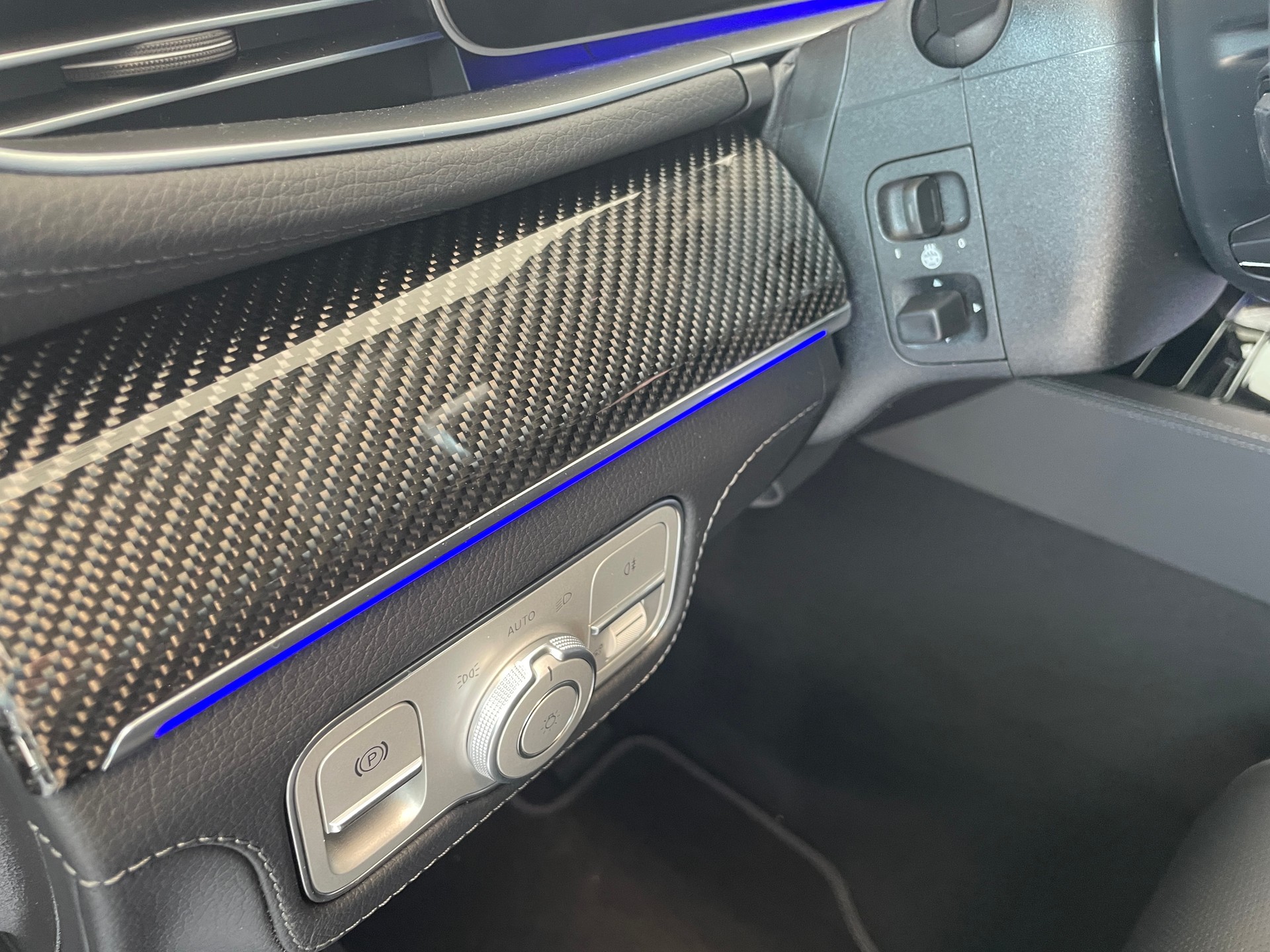 MERCEDES-BENZ GLS 450 d 4Matic 9G-Tronic AMG Line-image-17