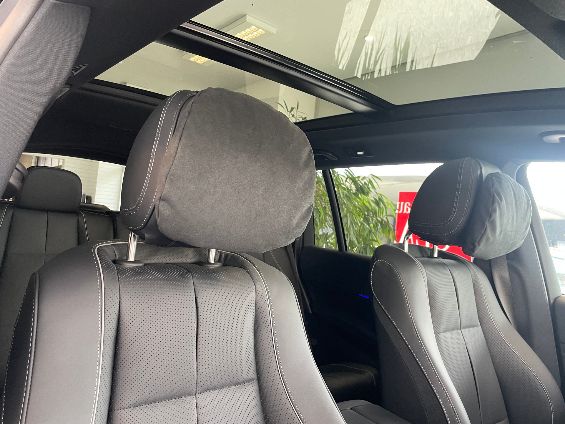 MERCEDES-BENZ GLS 450 d 4Matic 9G-Tronic AMG Line-image-30
