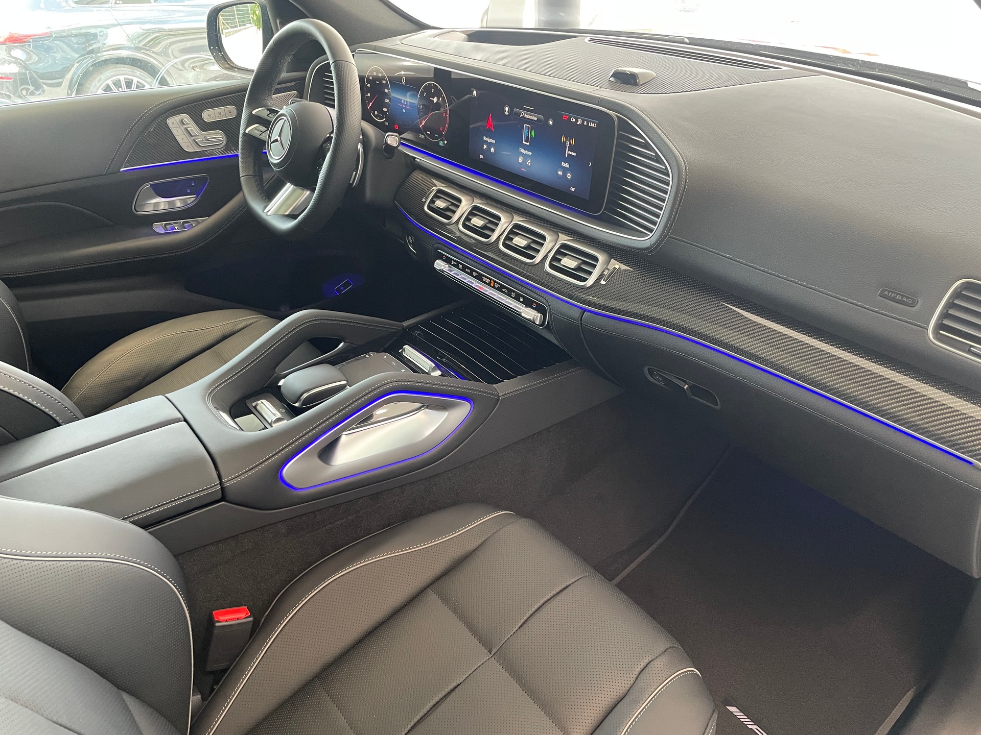 MERCEDES-BENZ GLS 450 d 4Matic 9G-Tronic AMG Line-image-31