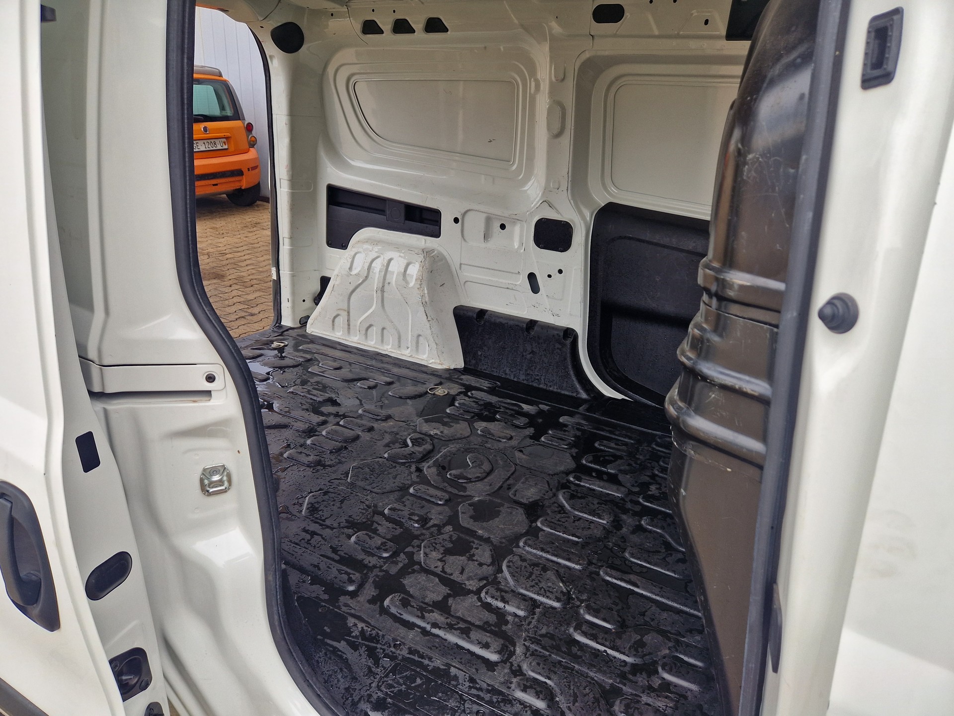 FIAT Doblò Maxi 1.4 MPI Cargo-image-10