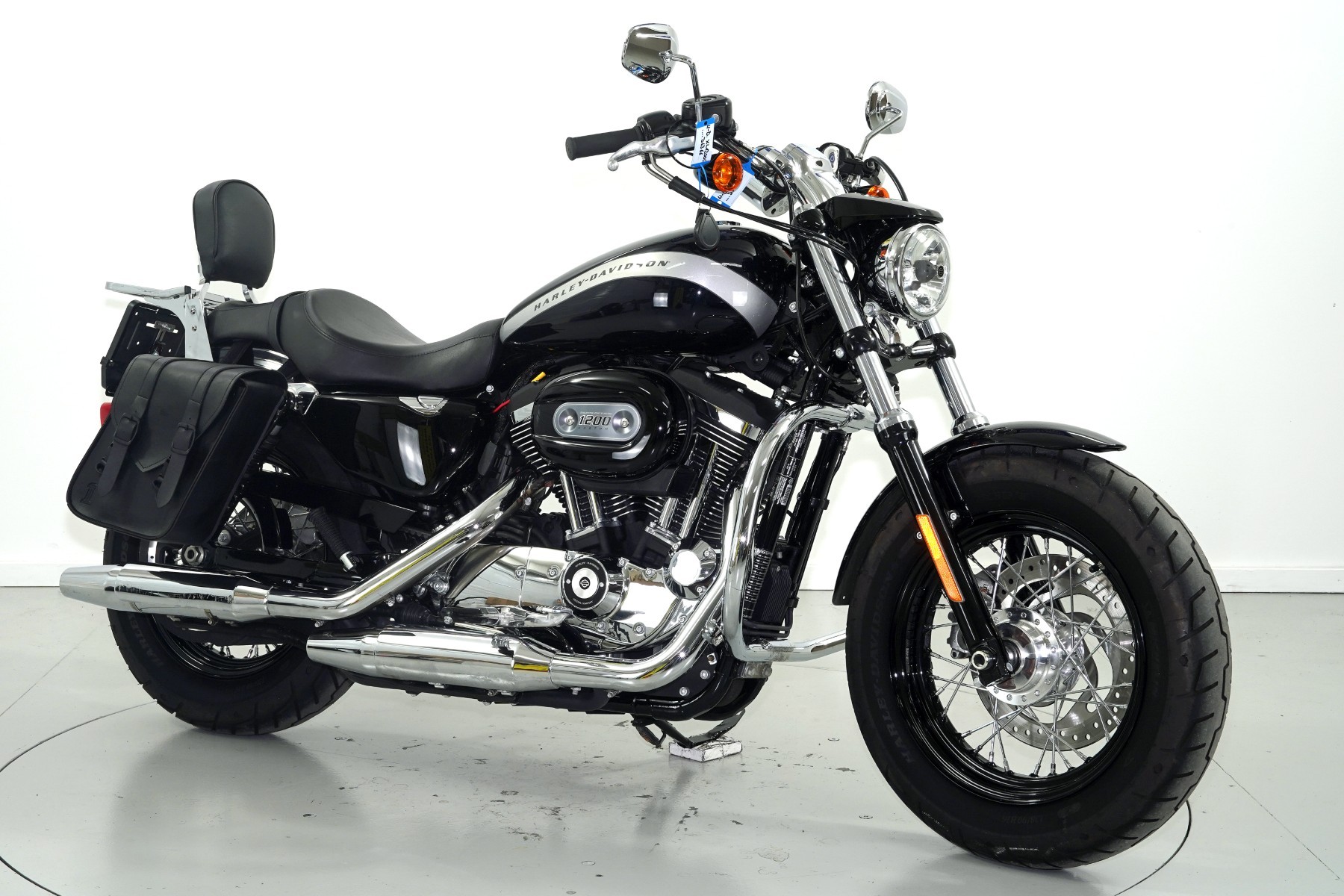 HARLEY-DAVIDSON XL 1200C ABS-showroom-element-1