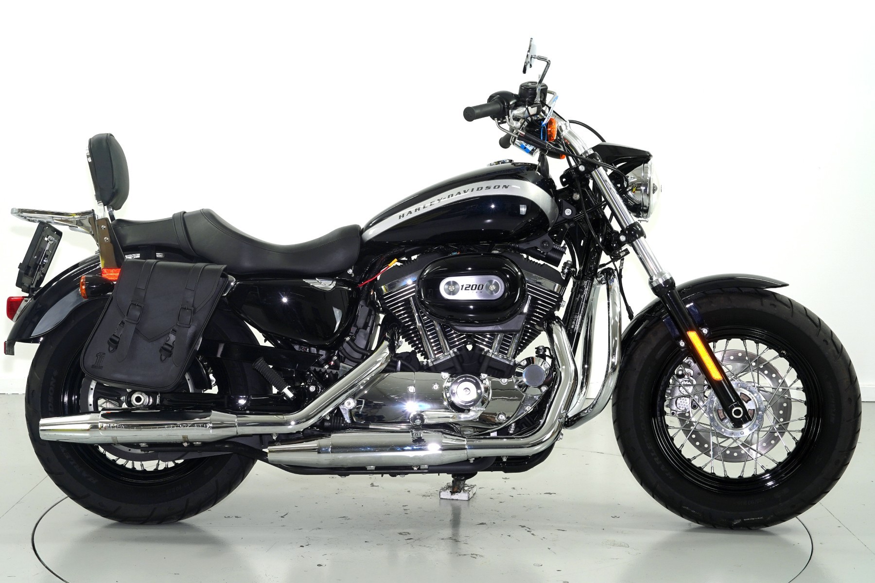 HARLEY-DAVIDSON XL 1200C ABS-showroom-element-3