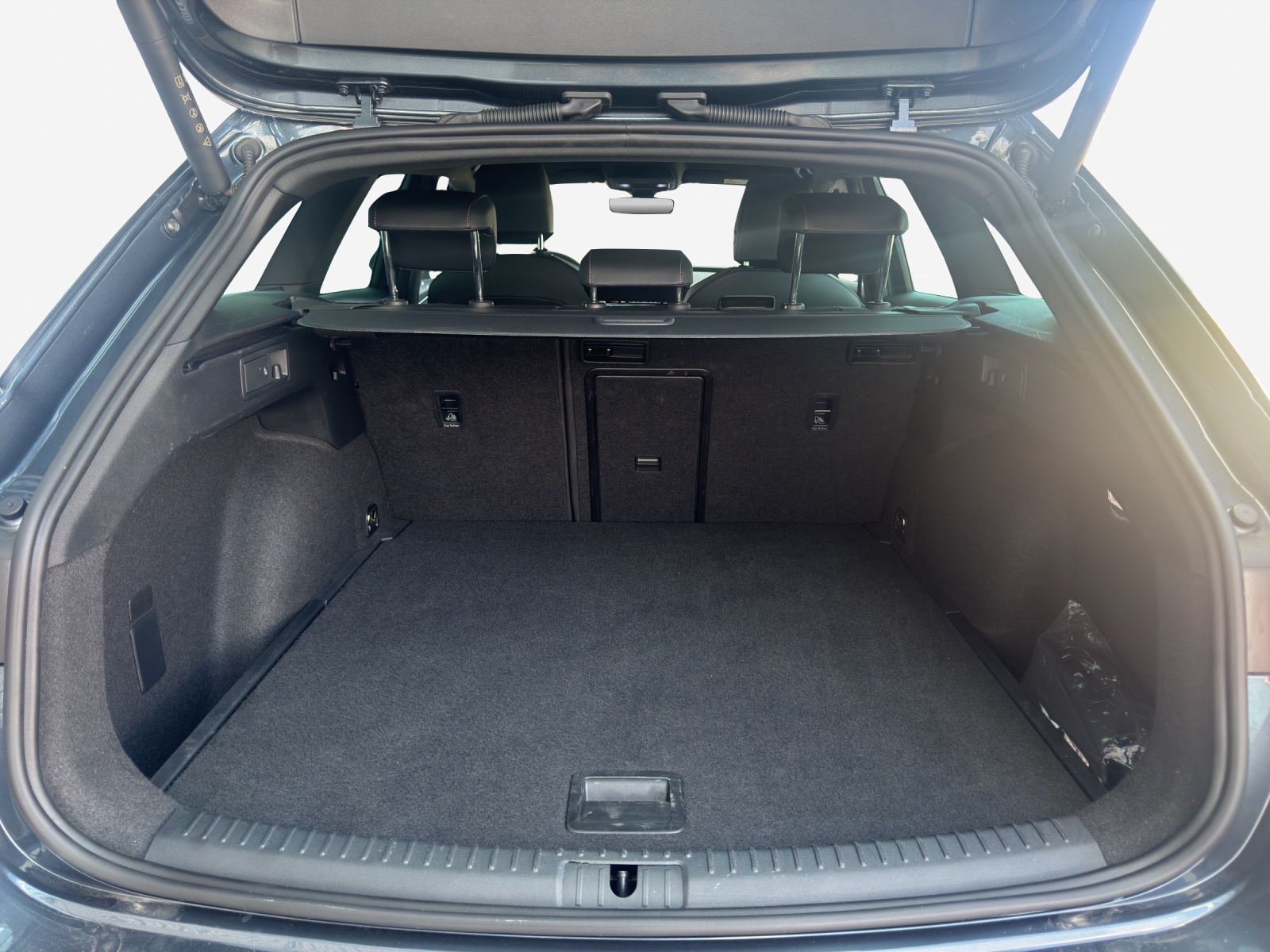 CUPRA LEON ST 1.5 eTSI DSG-image-12