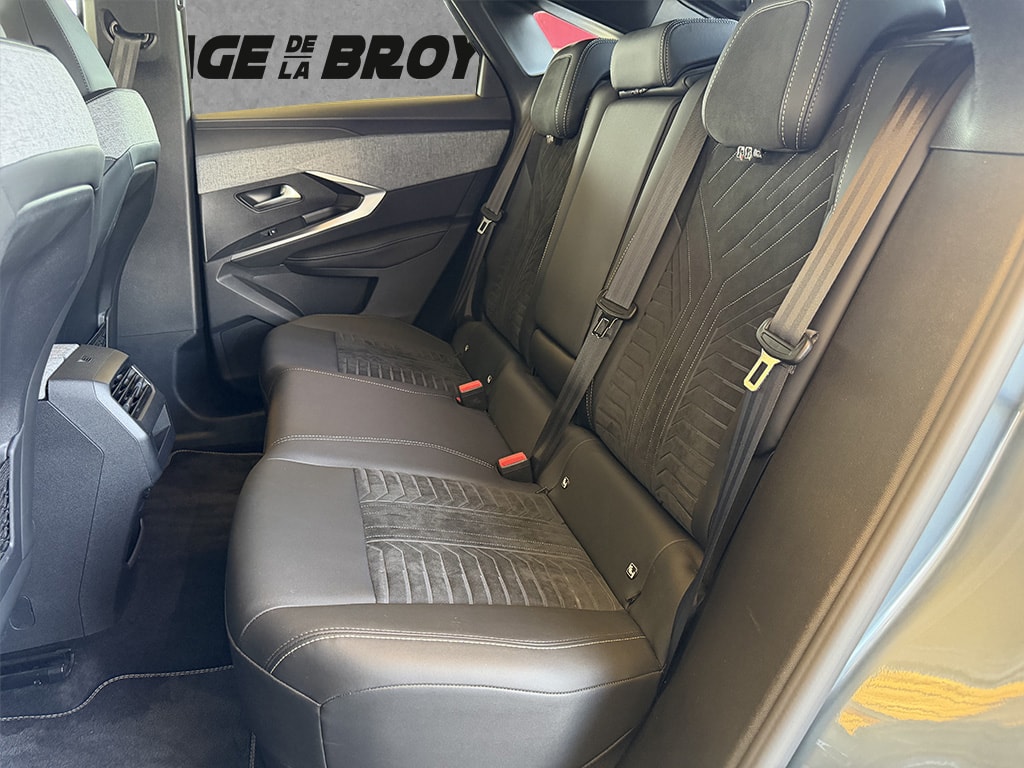 PEUGEOT 3008 1.2 Hybrid GT-image-9