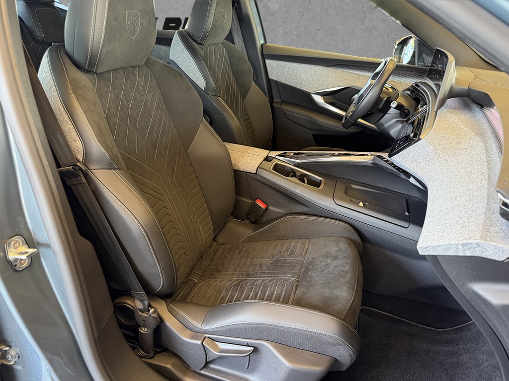 PEUGEOT 3008 1.2 Hybrid GT-image-12