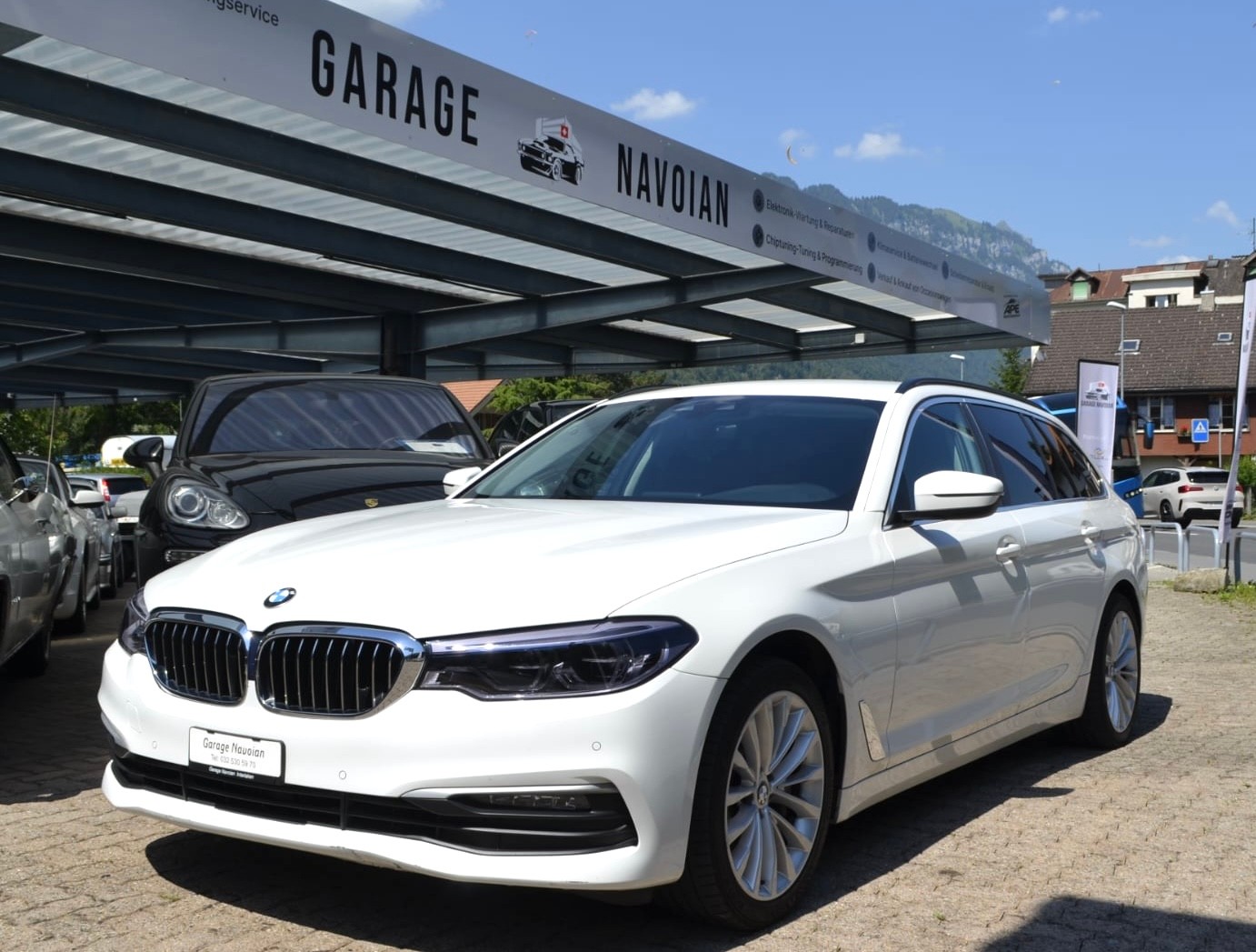 BMW 530d xDrive Touring Steptronic-image-0