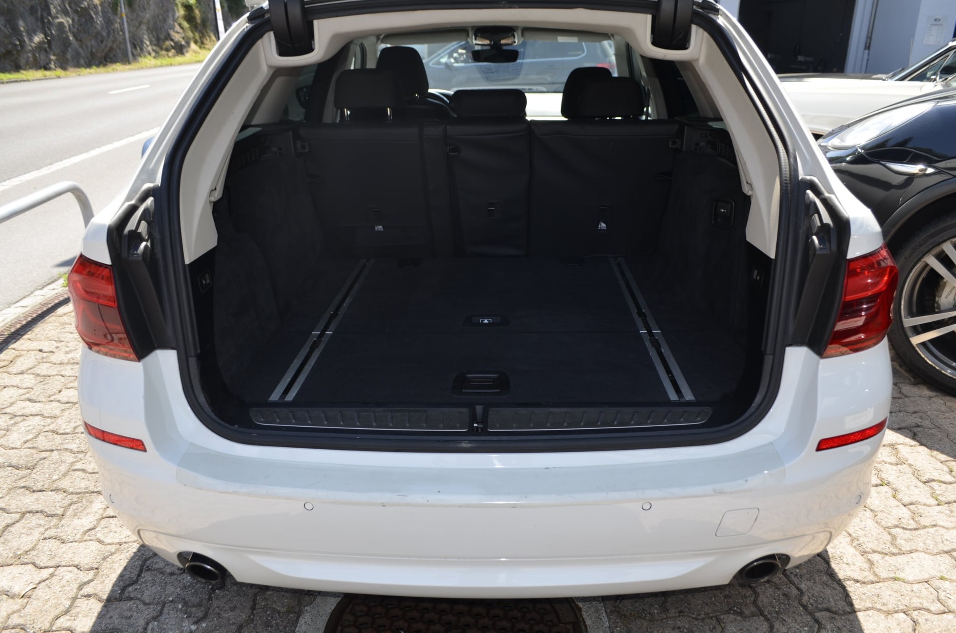 BMW 530d xDrive Touring Steptronic-image-4