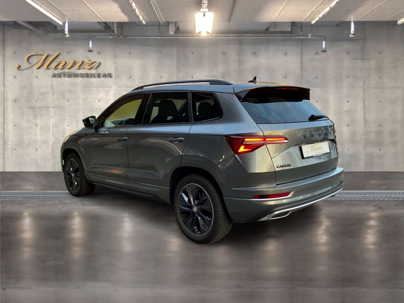 SKODA Karoq 2.0 TSI 190PS SportLine 4x4 DSG Top-Ausstattung **Panoramadach**-image-2