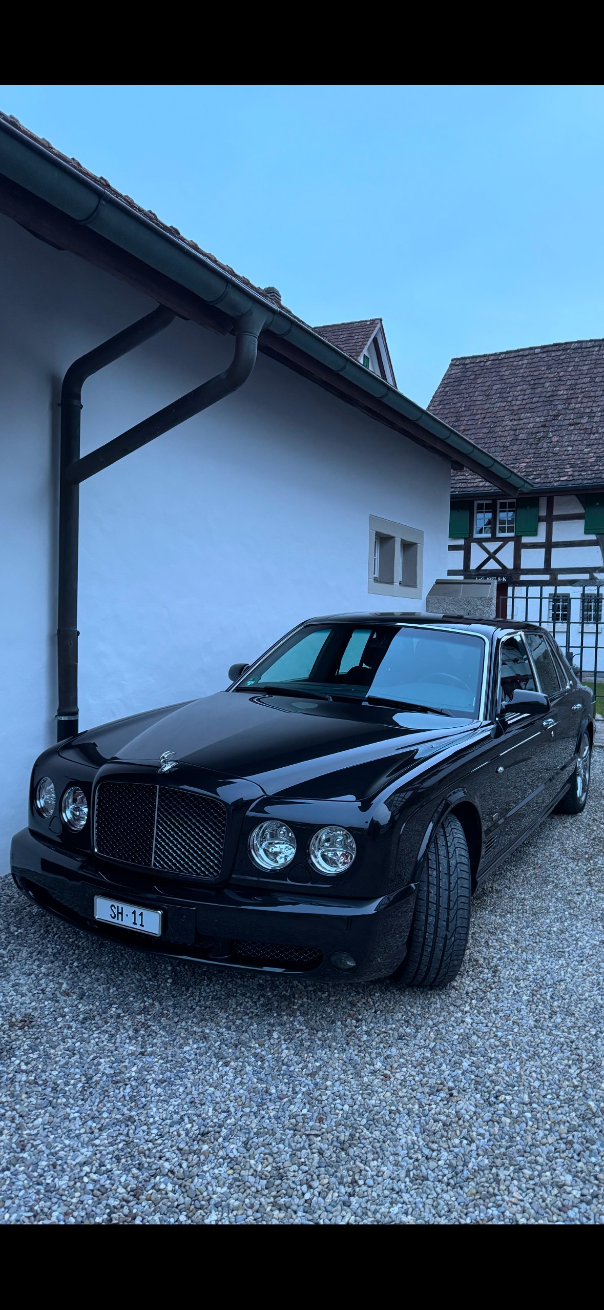 BENTLEY 6.8 V8-image-0