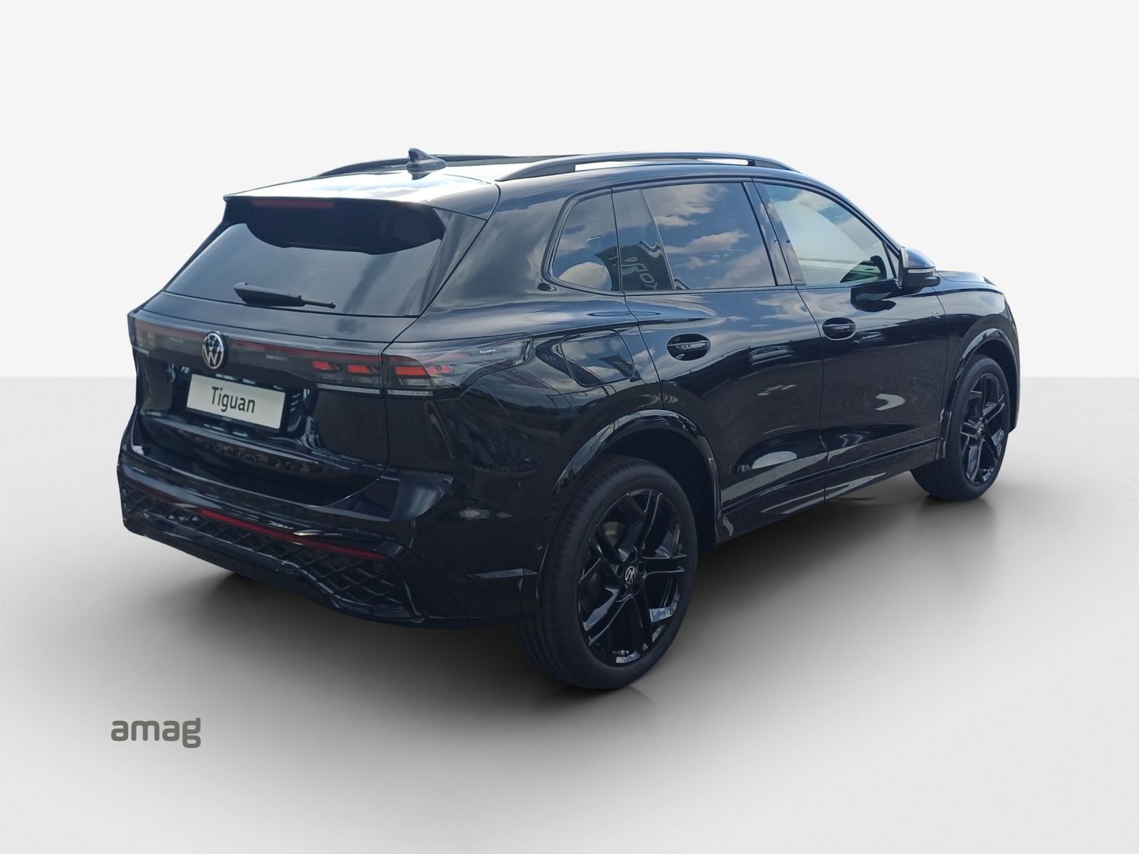VW Tiguan 2.0 TSI DSG R-Line United 4Motion-image-4