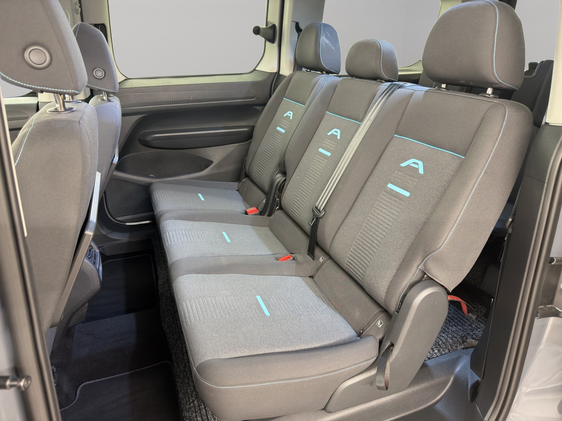 FORD Tourneo Grand Connect 2.0 EcoBlue 122 Active-image-9