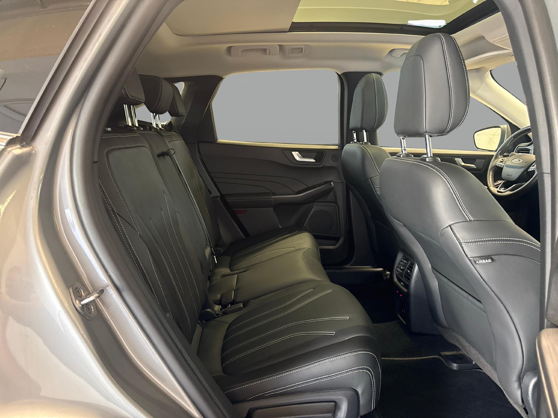 FORD Kuga 2.5 Hybrid Vignale - Pneumatici invernali inclusi-image-11