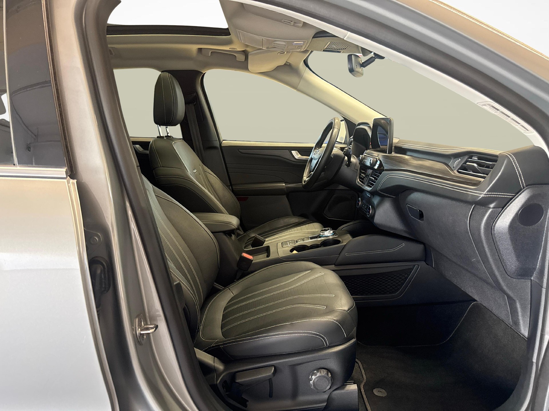 FORD Kuga 2.5 Hybrid Vignale - Pneumatici invernali inclusi-image-9