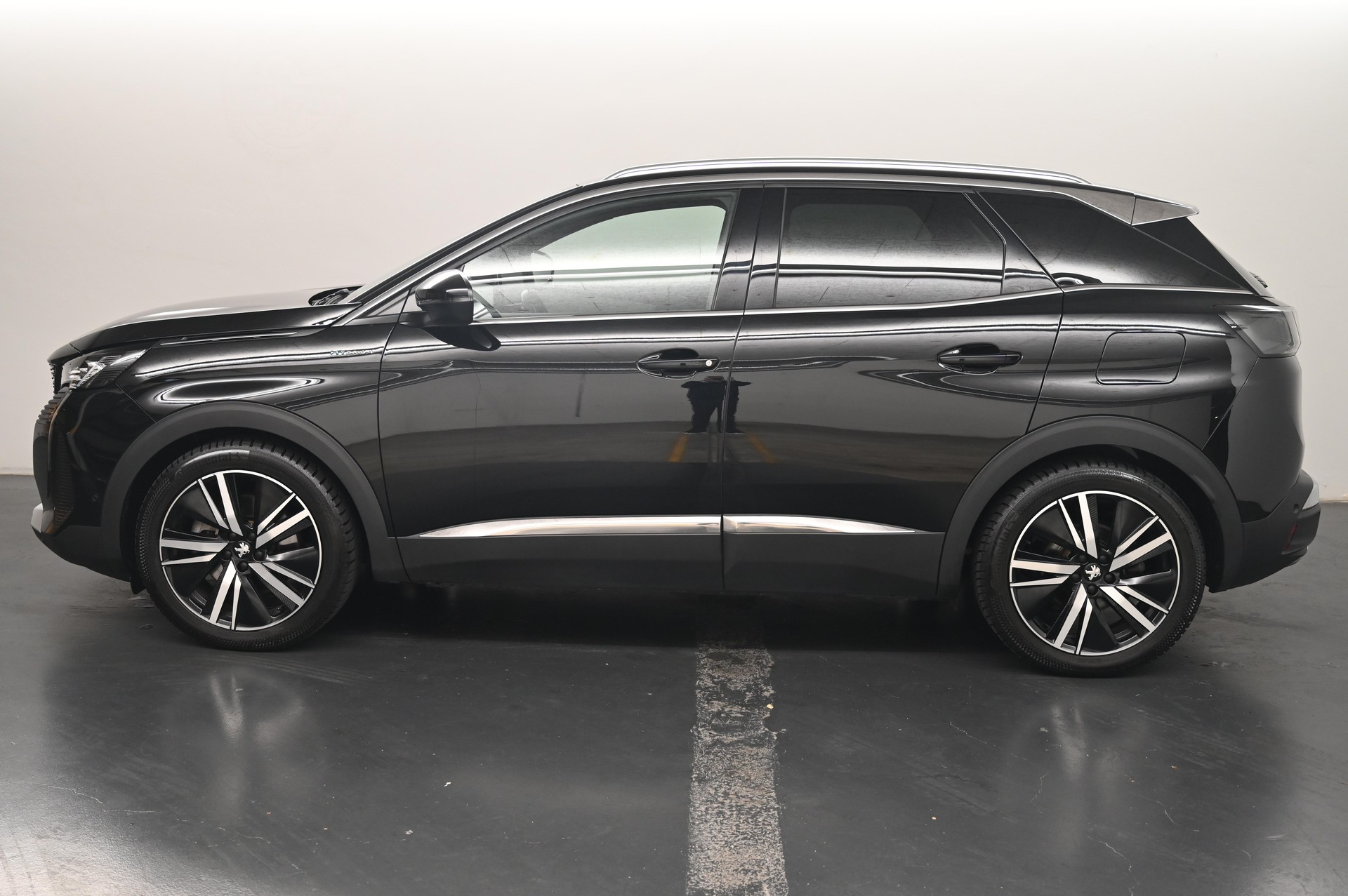 PEUGEOT 3008 1.6 Plug-in Hybrid4 GT Pack-showroom-element-3