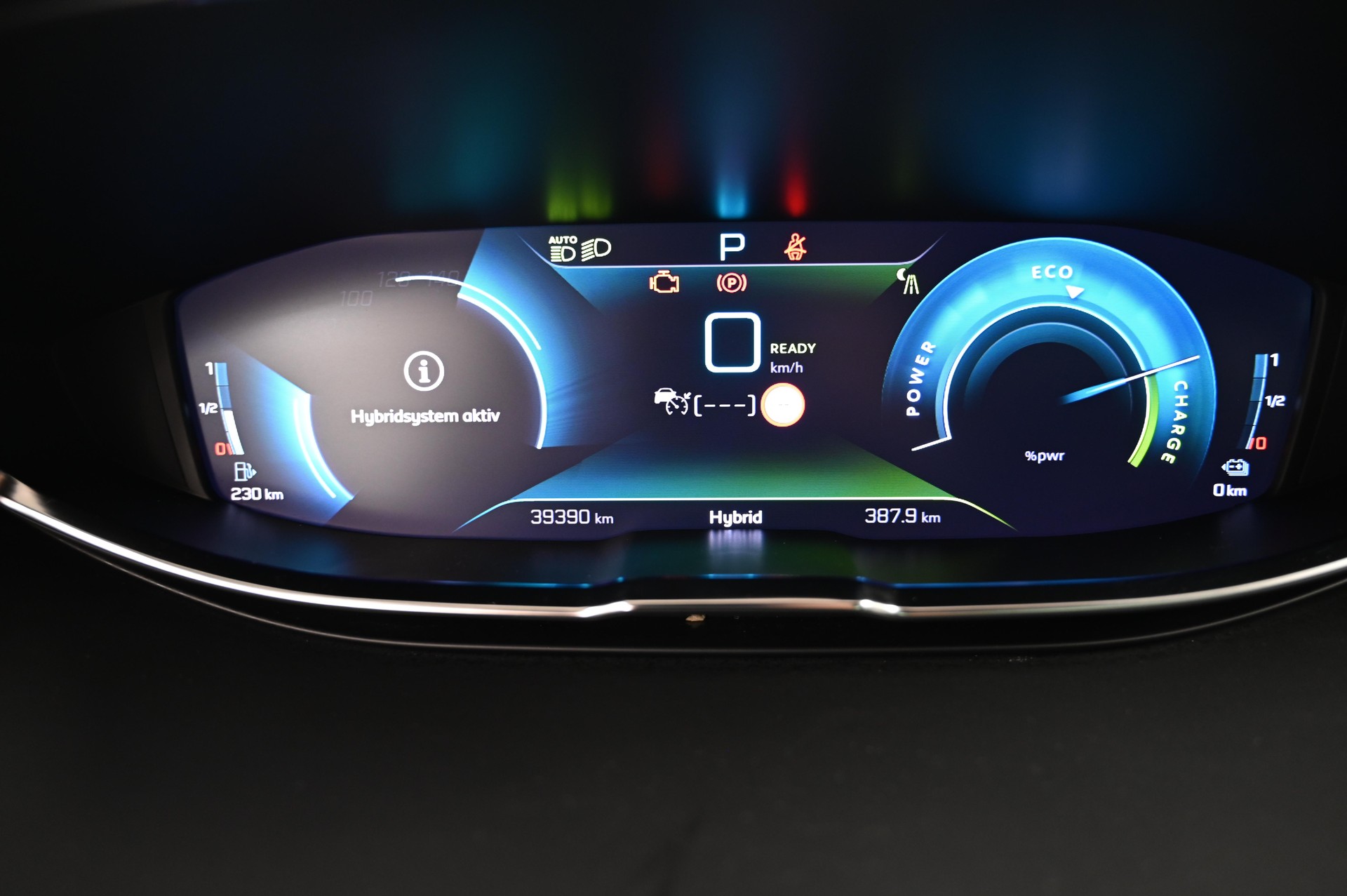 PEUGEOT 3008 1.6 Plug-in Hybrid4 GT Pack-image-9