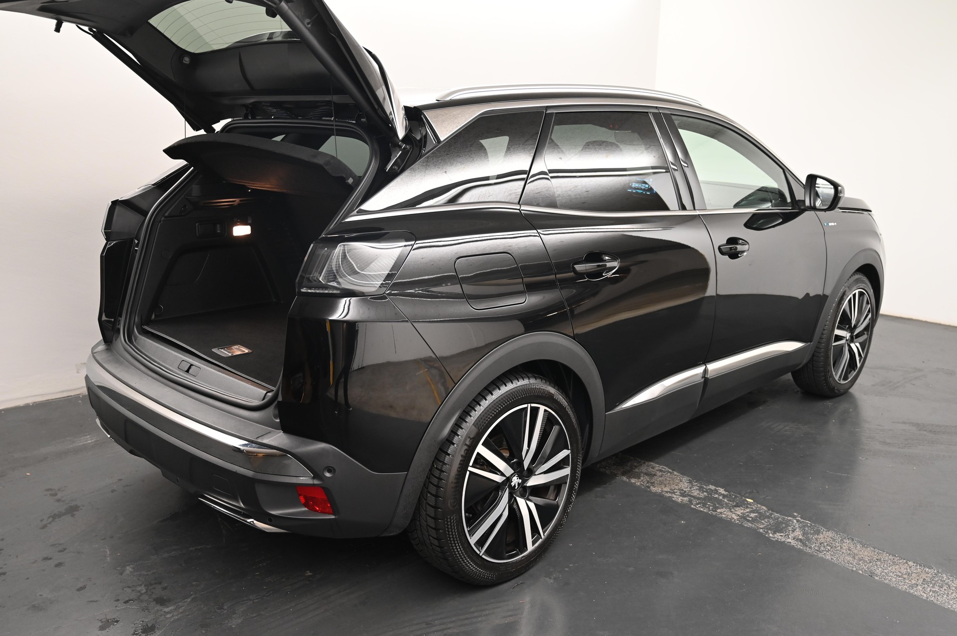PEUGEOT 3008 1.6 Plug-in Hybrid4 GT Pack-image-18