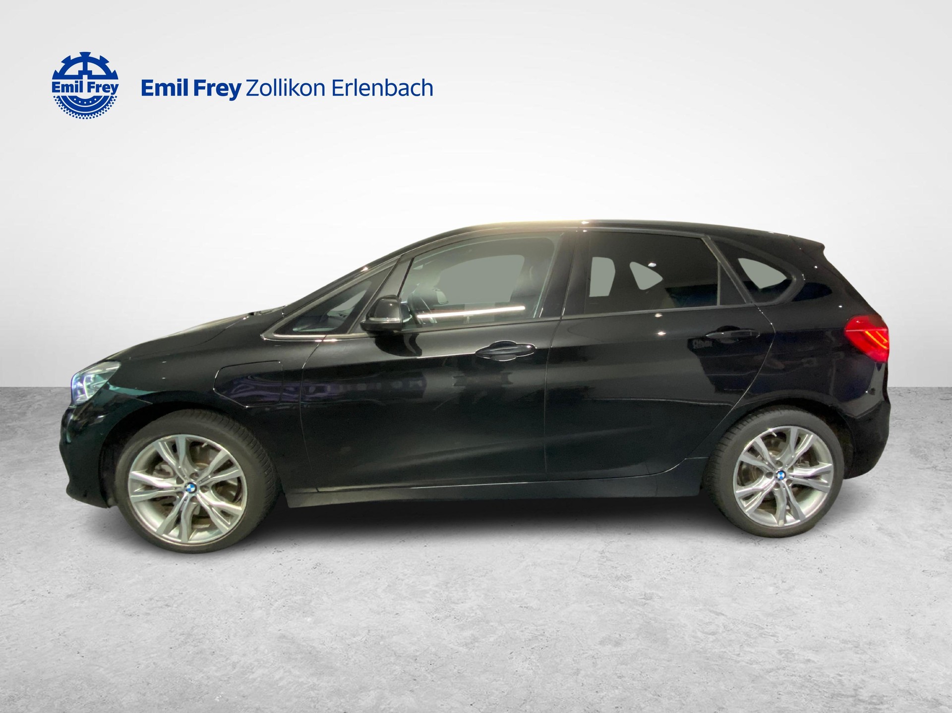 BMW 225xe Active Tourer-image-1