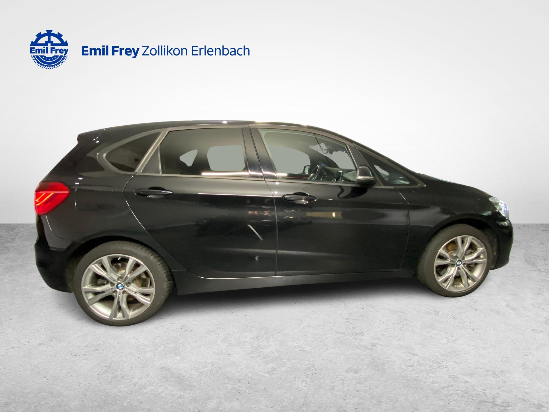BMW 225xe Active Tourer-image-5