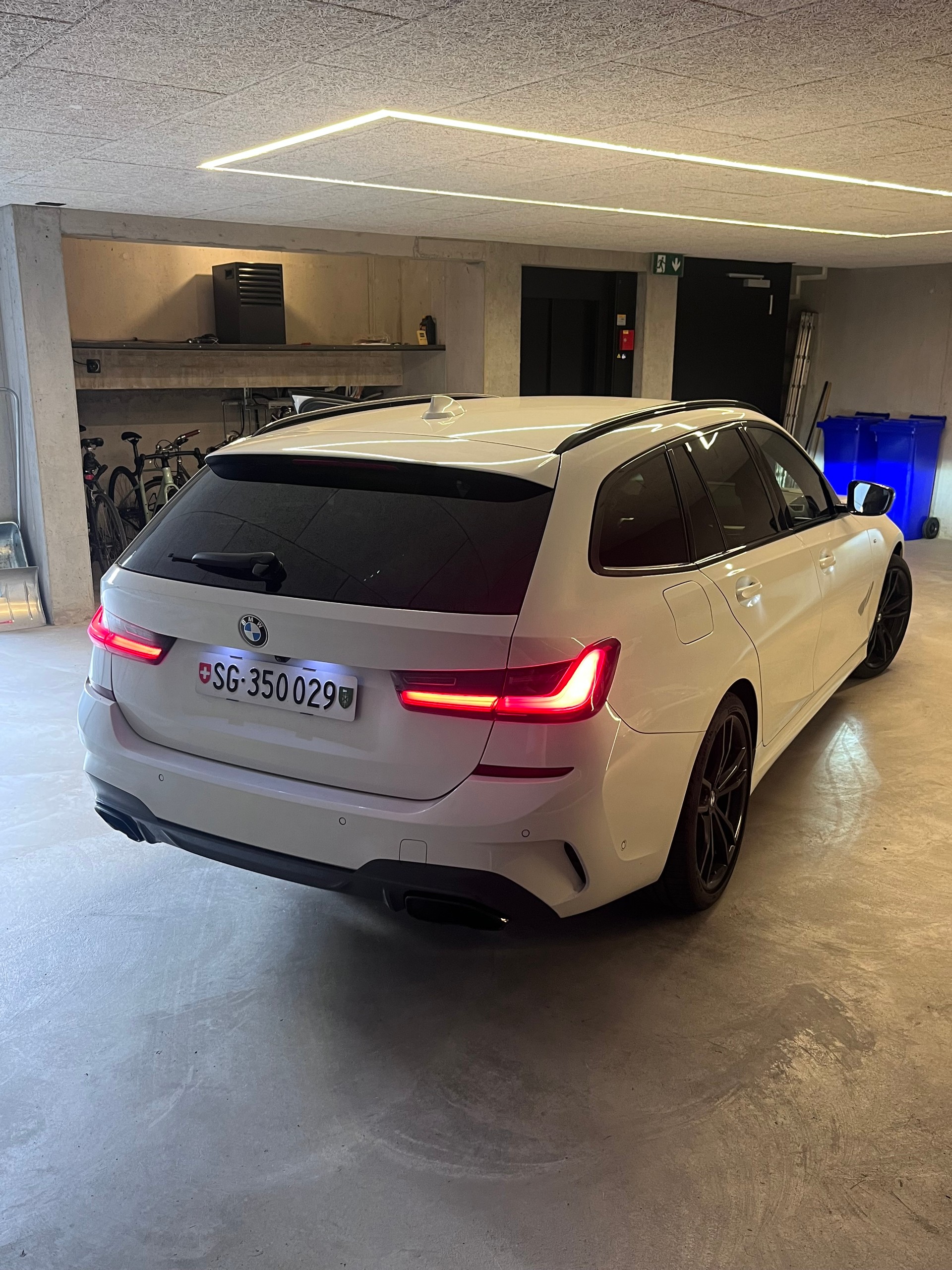 BMW M340i xDrive-image-2