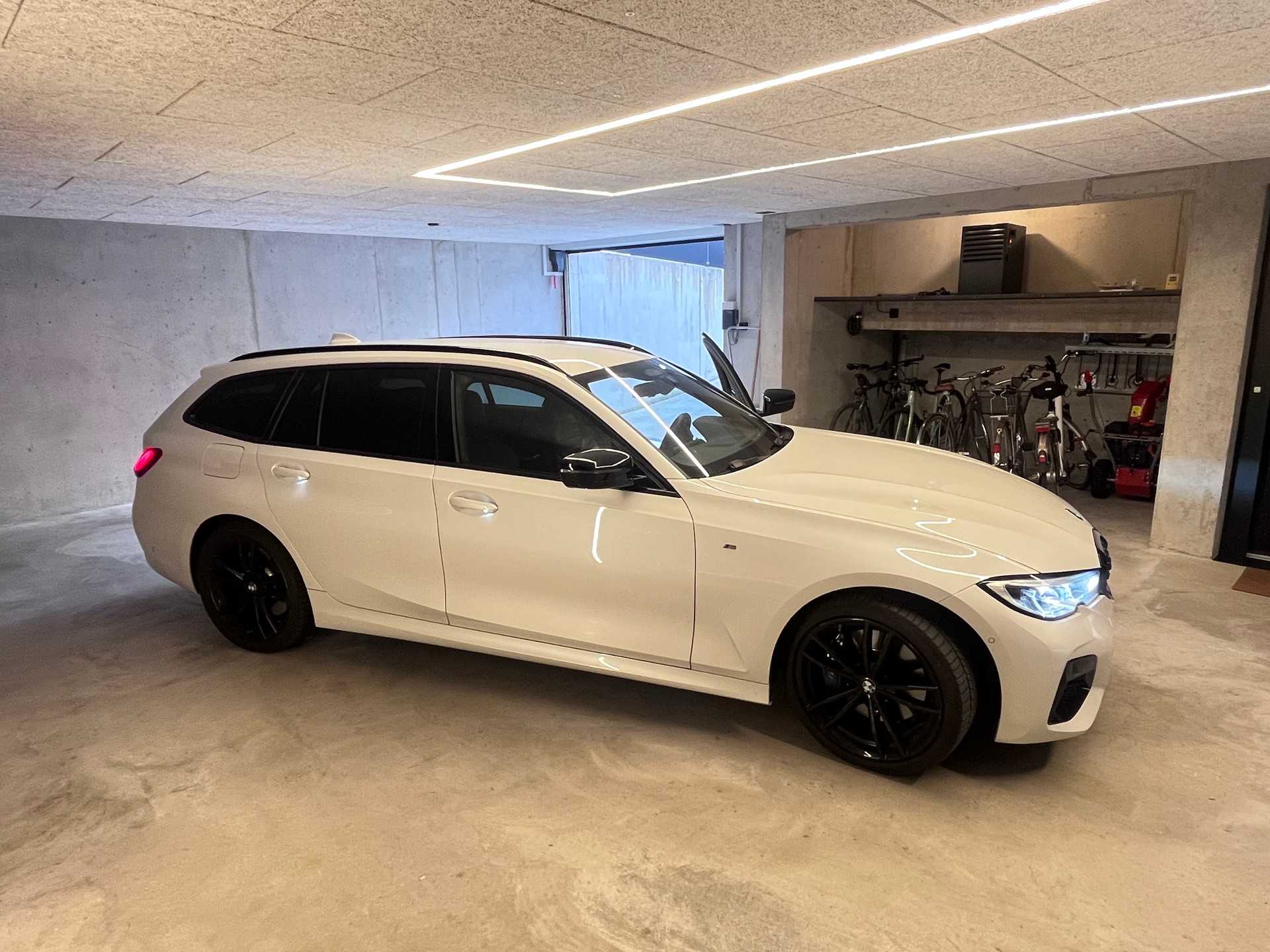 BMW M340i xDrive-image-1
