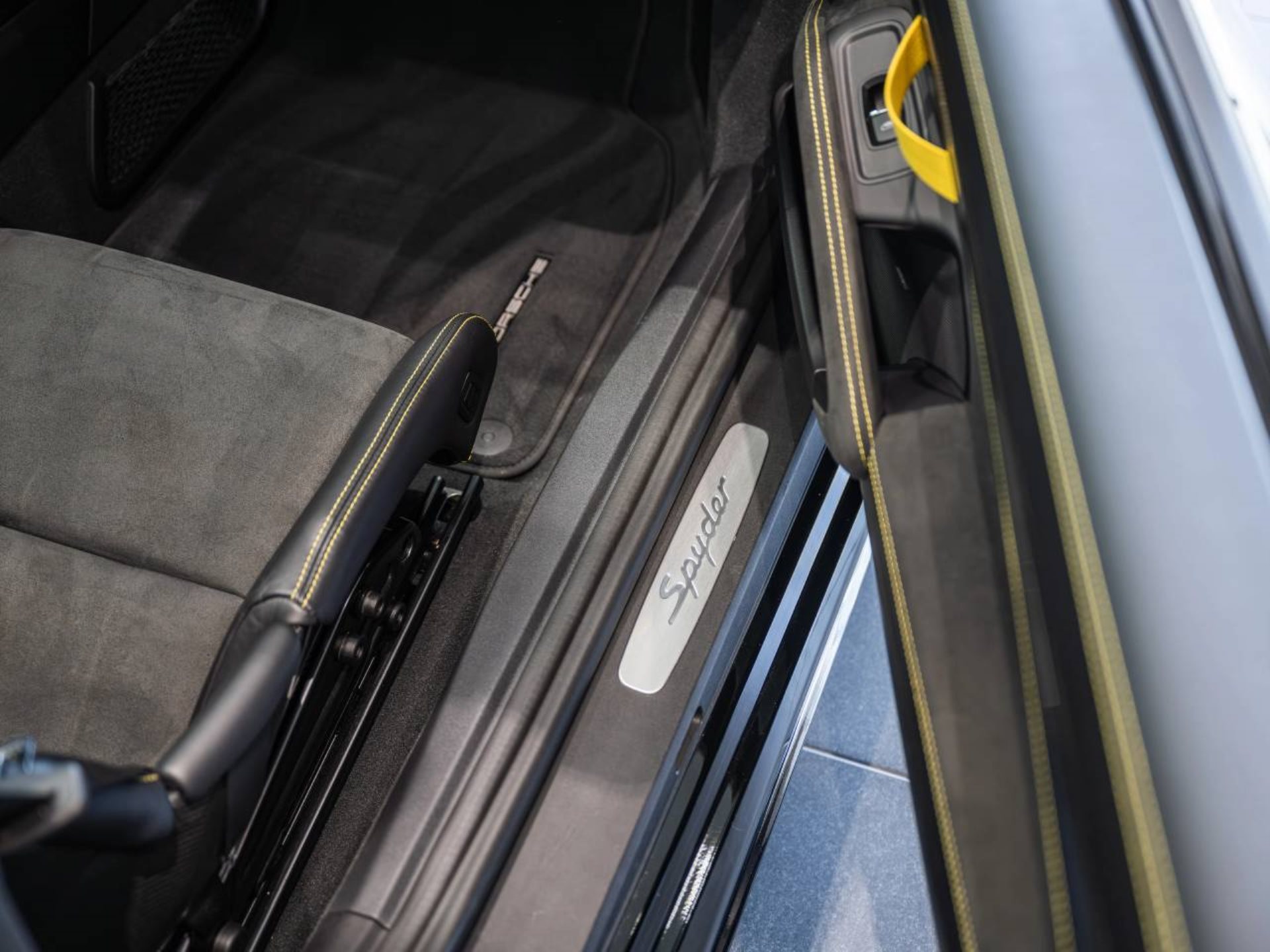 PORSCHE 718 Spyder-image-28