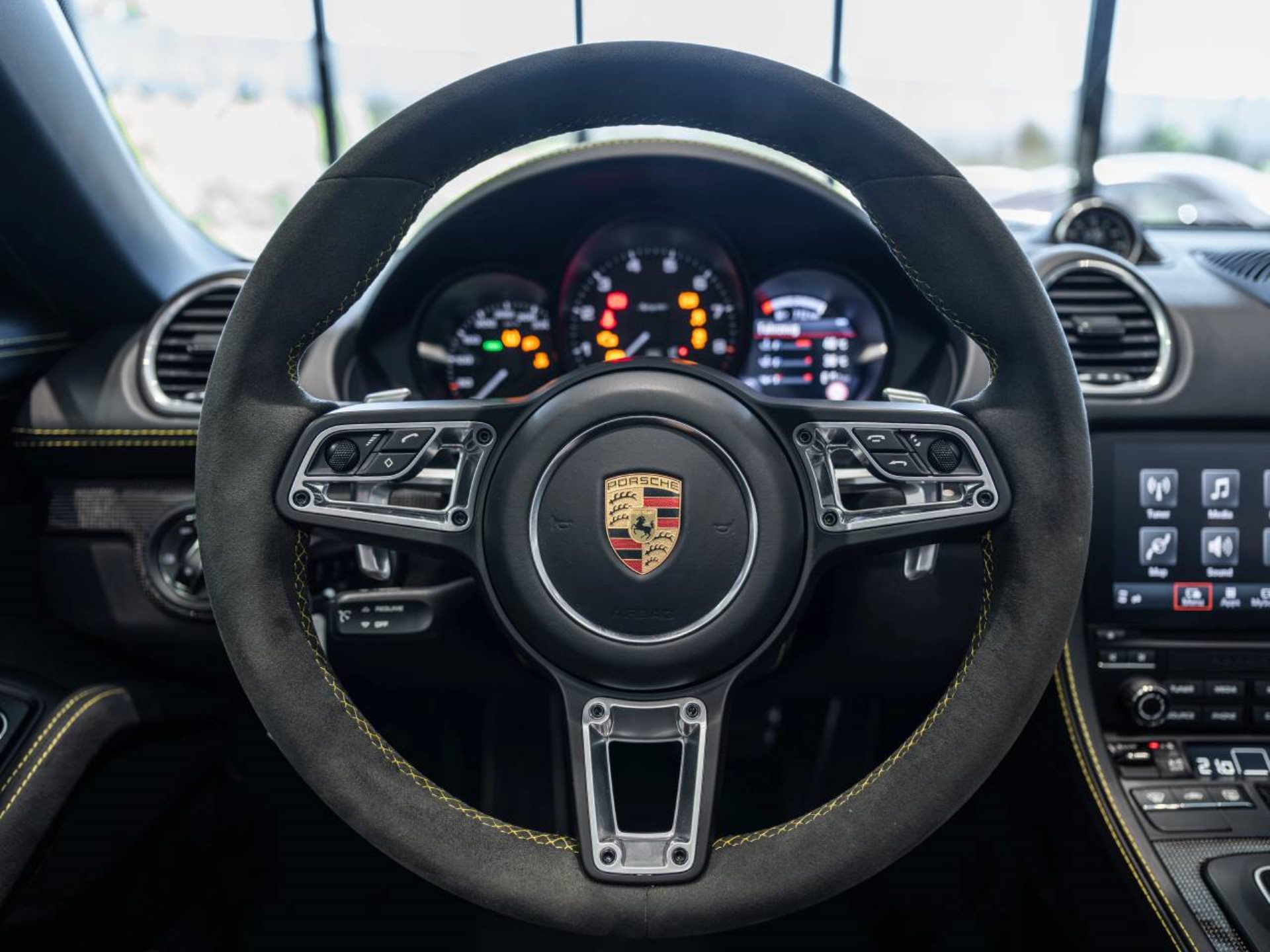 PORSCHE 718 Spyder-image-21