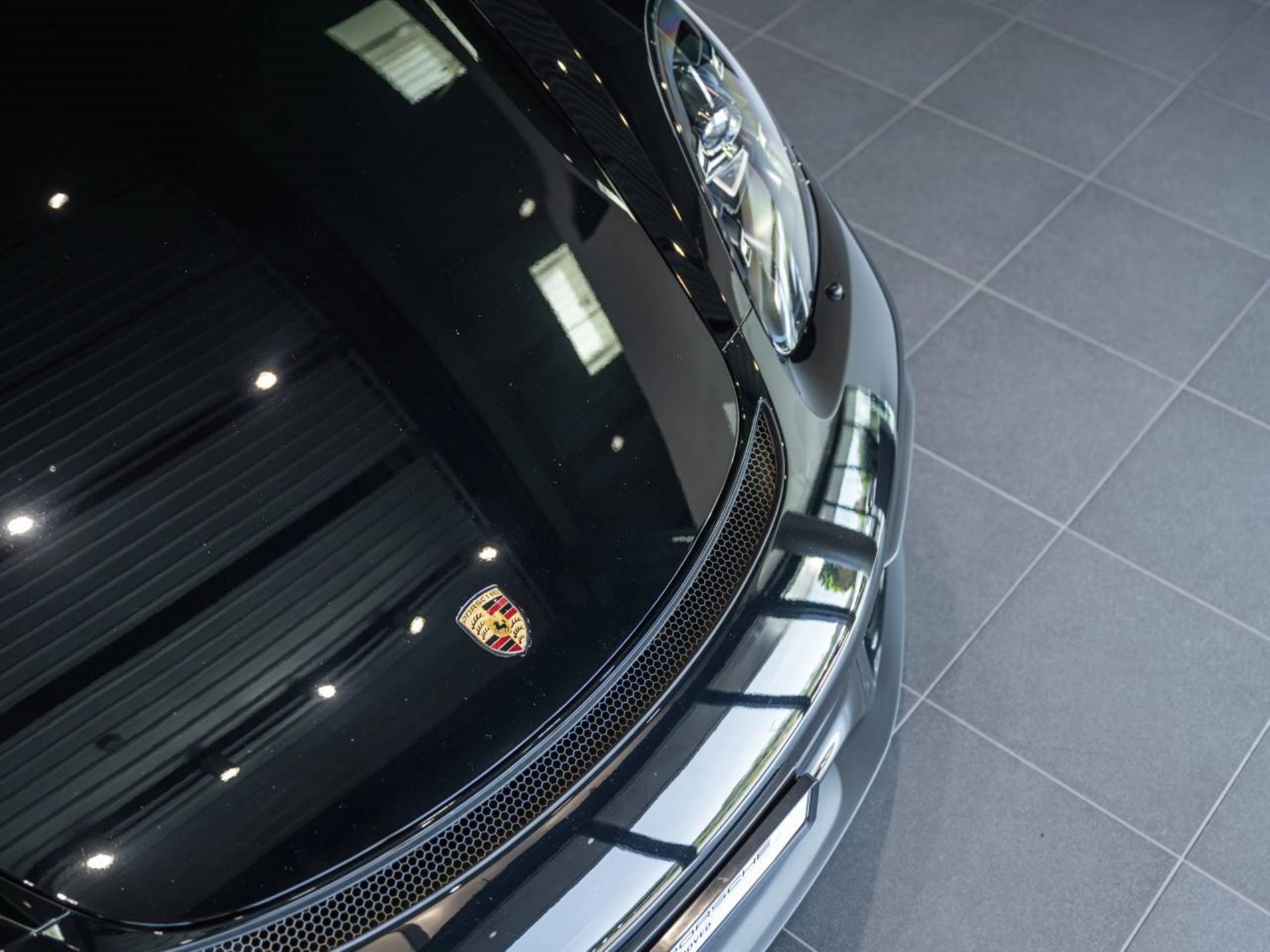 PORSCHE 718 Spyder-image-31